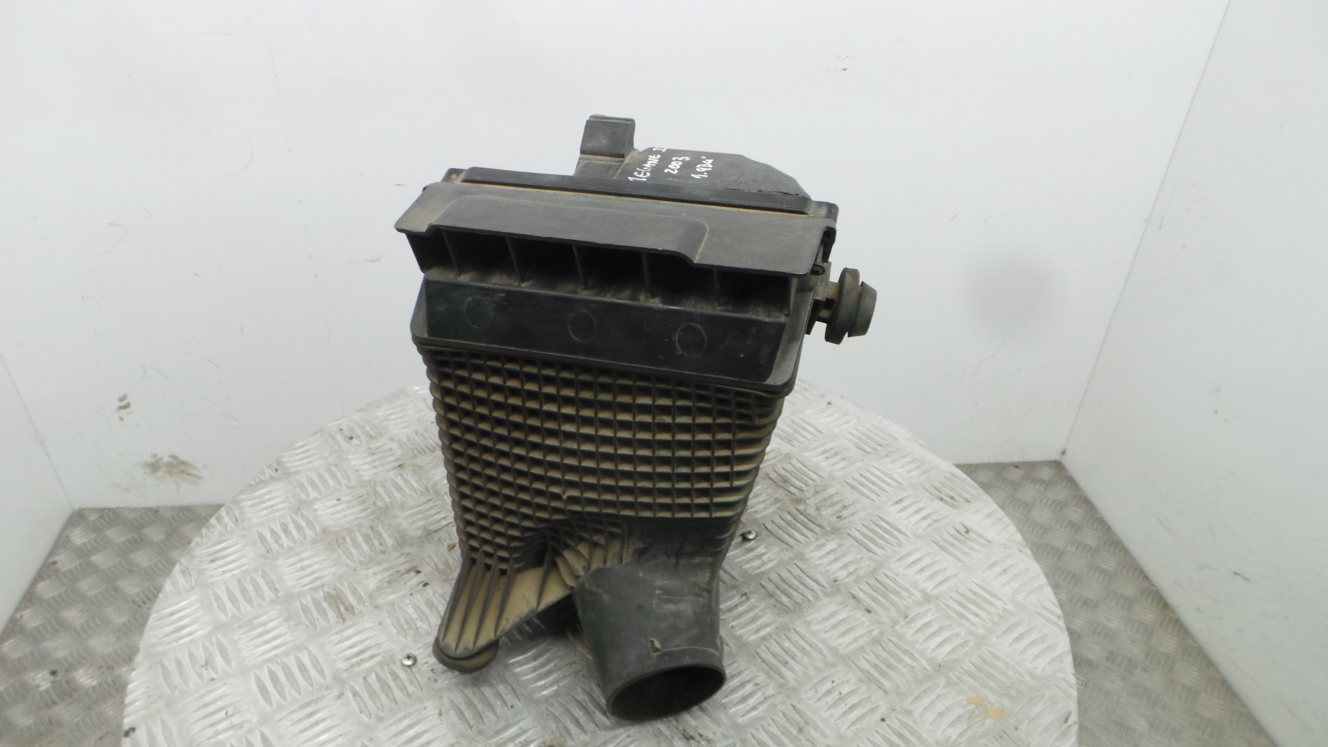 Caixa Filtro de Ar  8200369775 - RENAULT MEGANE II (BM0/1_, CM0/1_)-37101010