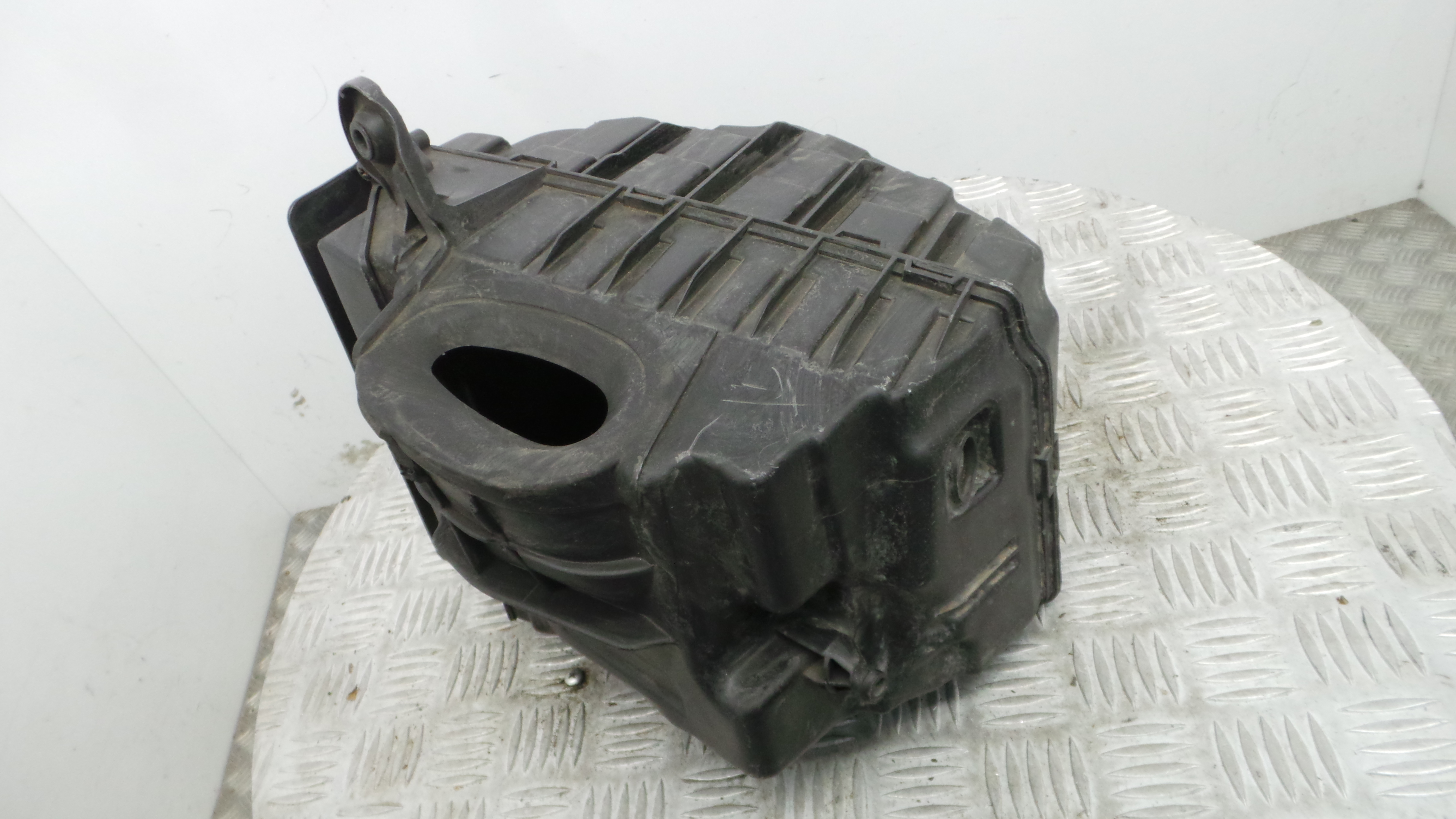 Caixa Filtro de Ar 8200947663C - RENAULT MEGANE III Hatchback (BZ0/1_, B3_)-37101016