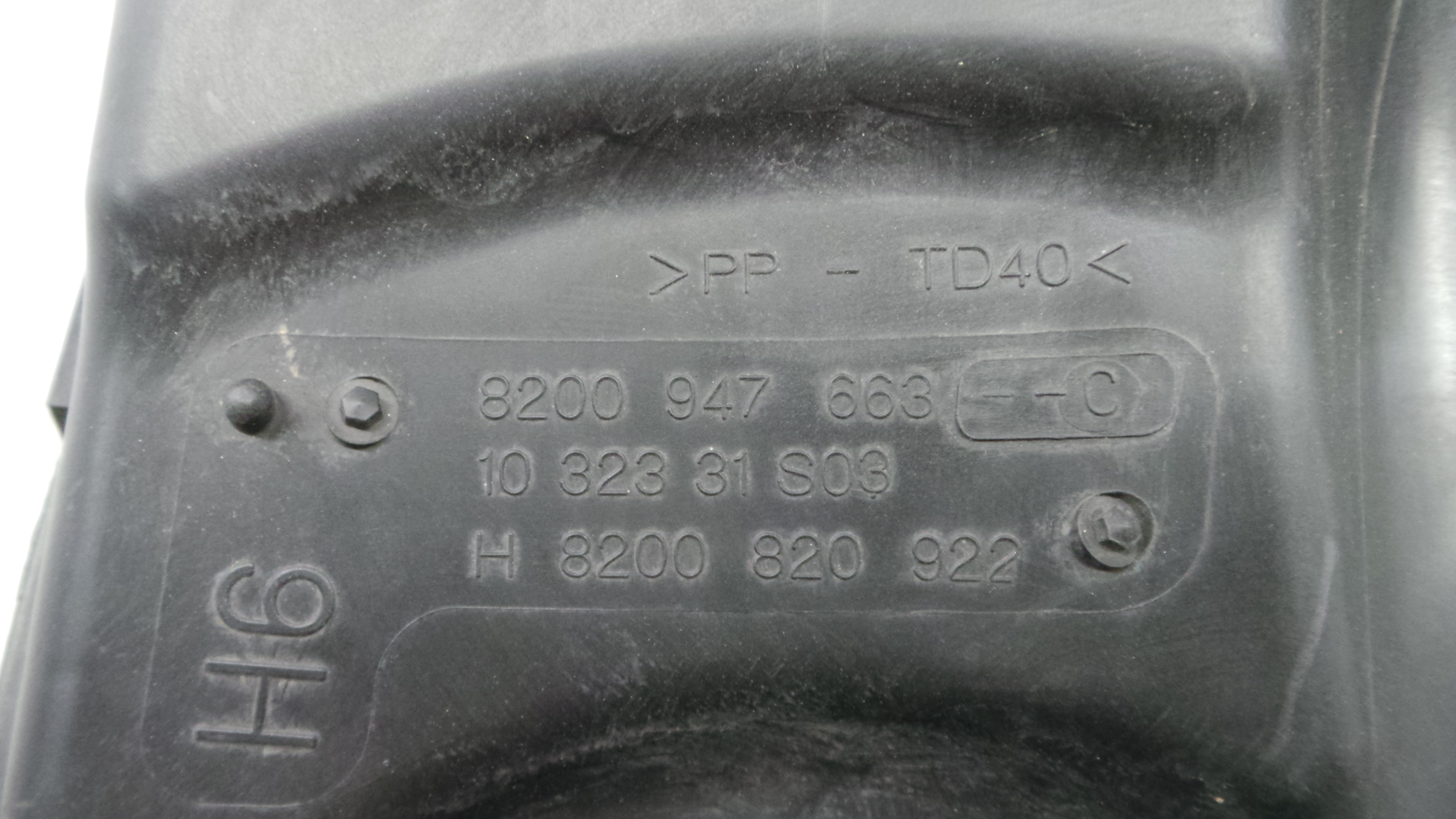 Caixa Filtro de Ar 8200947663C - RENAULT MEGANE III Hatchback (BZ0/1_, B3_)-37101016