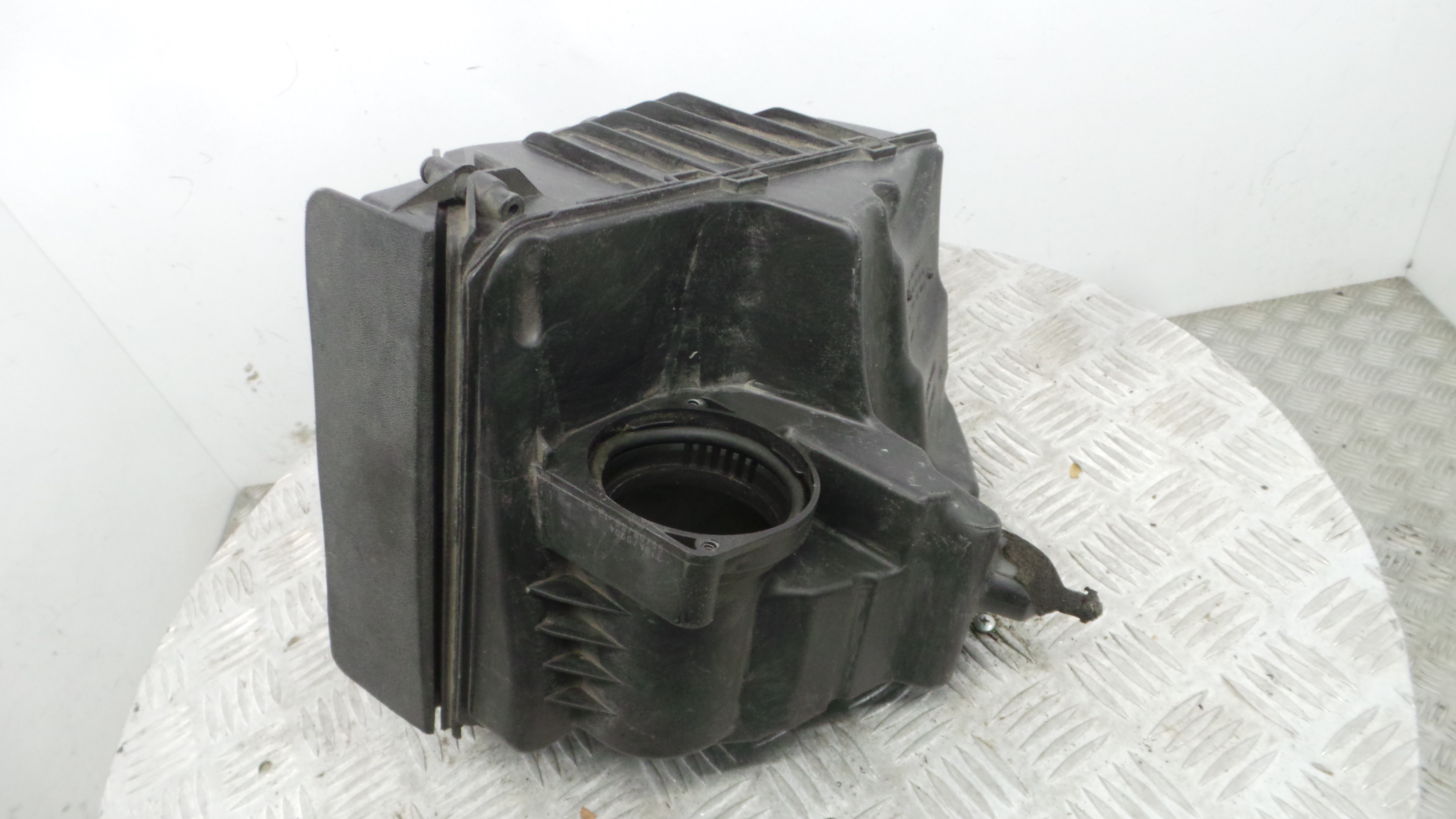 Caixa Filtro de Ar  8200947663A - RENAULT MEGANE III Hatchback (BZ0/1_, B3_)-37101025