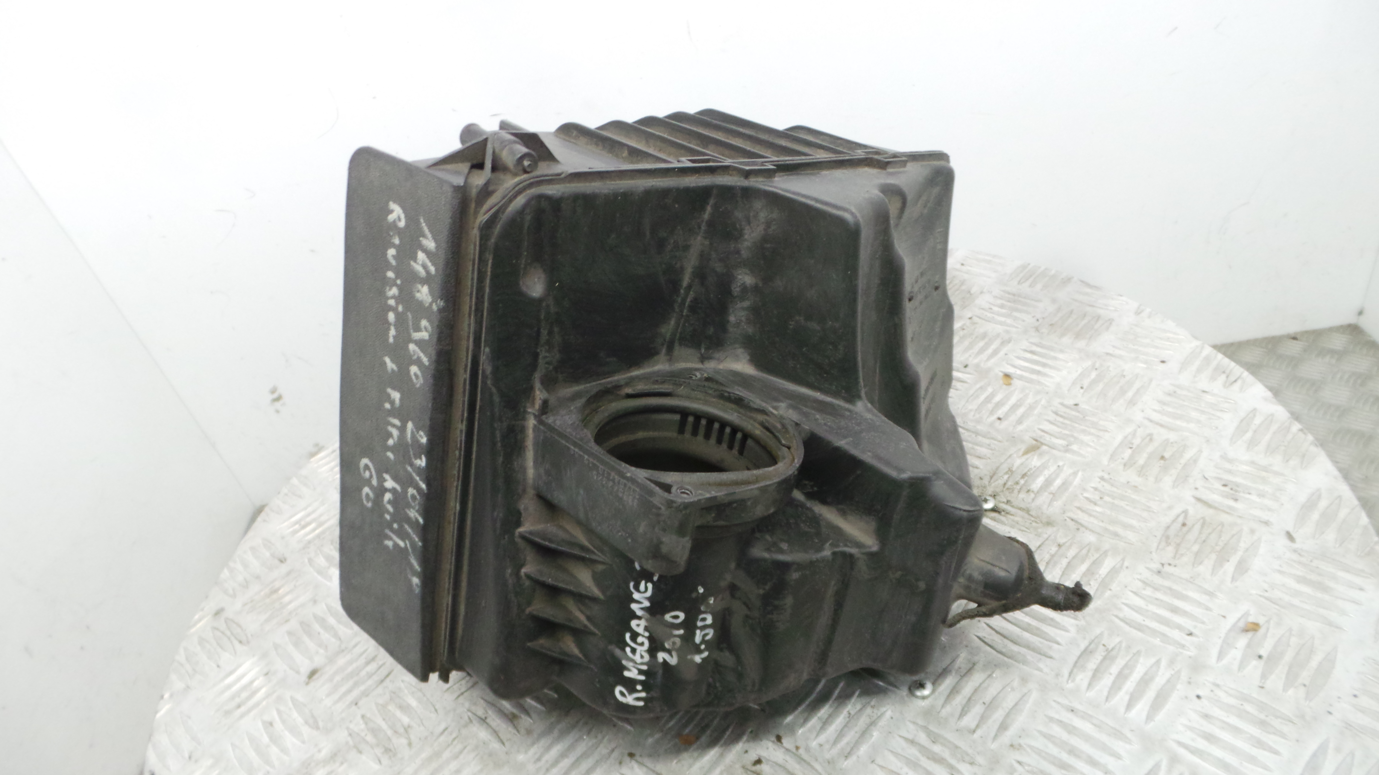 Caixa Filtro de Ar  8200947663A - RENAULT MEGANE III Hatchback (BZ0/1_, B3_)-37101097