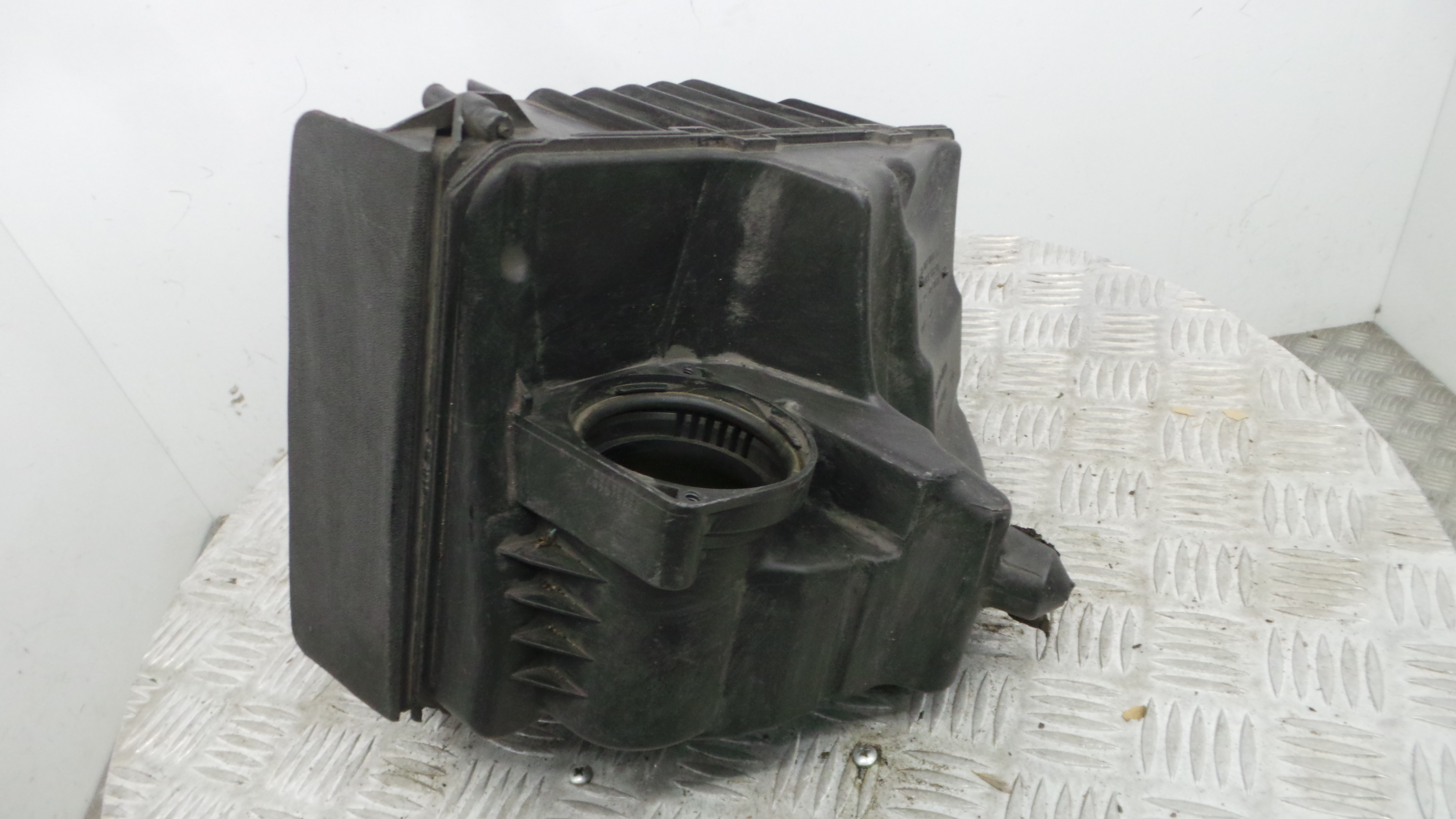 Caixa Filtro de Ar  8200947663A - RENAULT MEGANE III Hatchback (BZ0/1_, B3_)-37101100