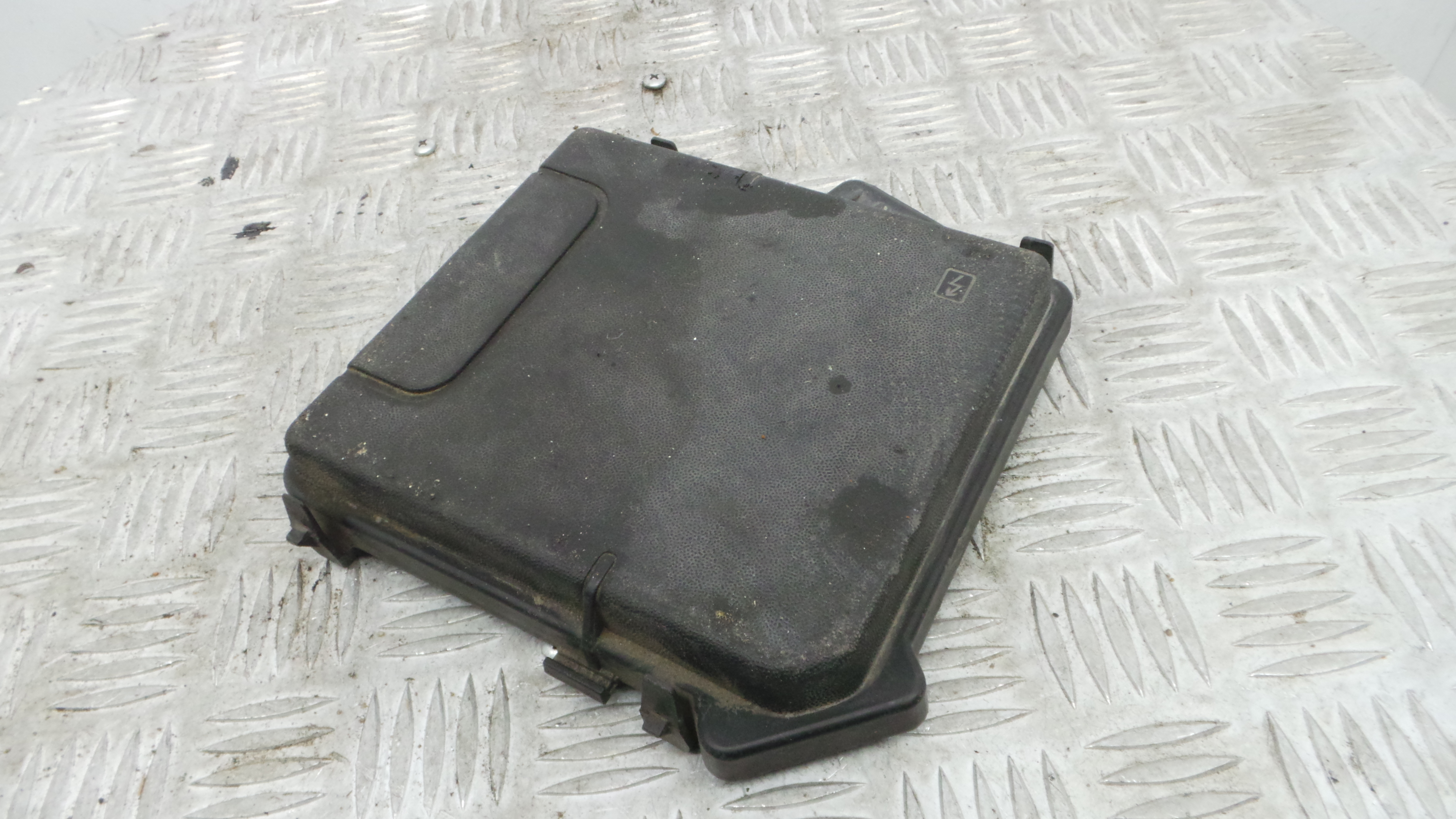 Tampa da Caixa dos Fusíveis 284C40002R - RENAULT MEGANE III Hatchback (BZ0/1_, B3_)-37101138 Tampa da Caixa dos Fusíveis 284C40002R - RENAULT MEGANE III Hatchback (BZ0/1_, B3_)-37101138