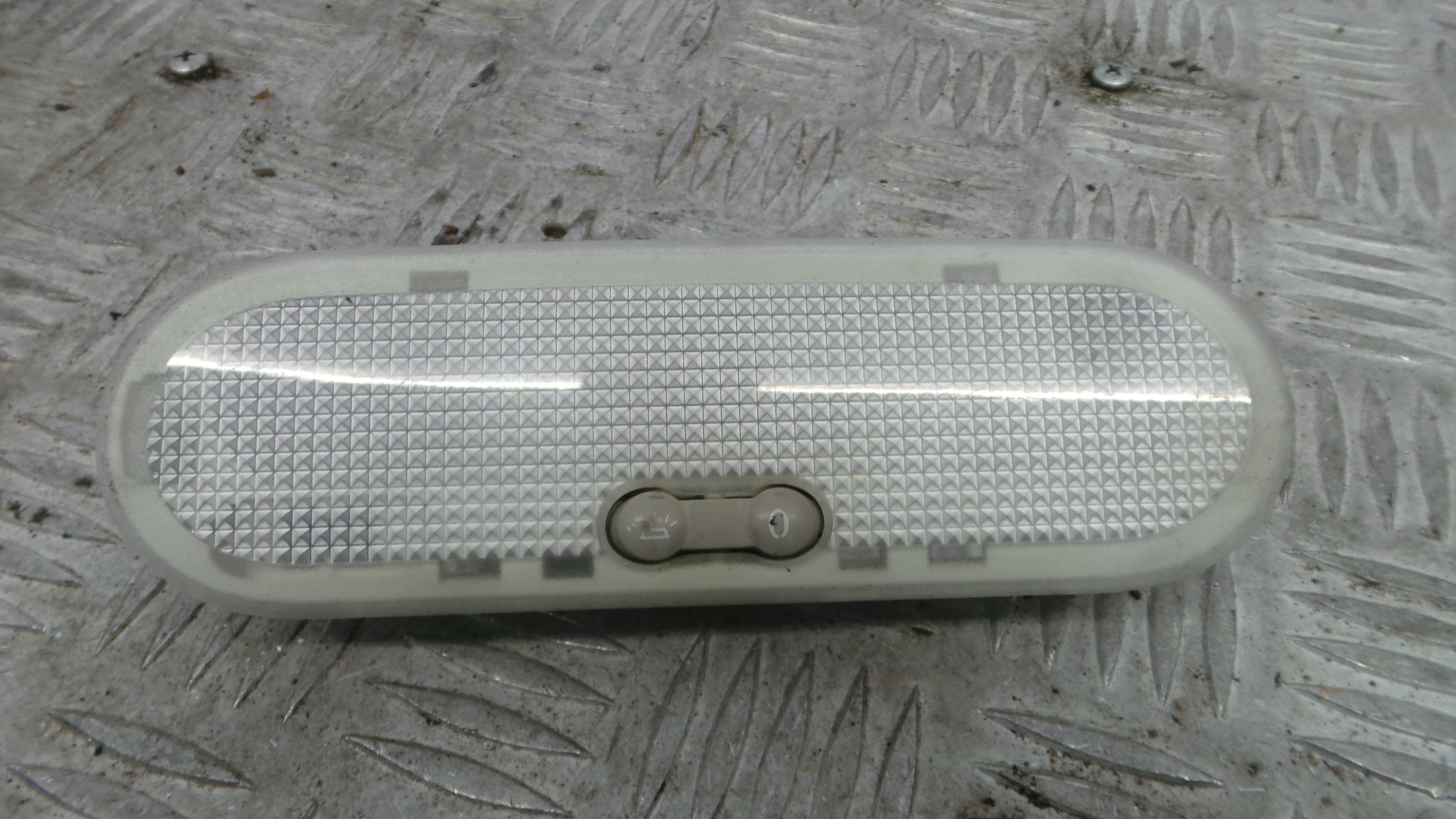 Plafonier Teto 8200074362 - RENAULT CLIO III (BR0/1, CR0/1)-37101655 Plafonier Teto 8200074362 - RENAULT CLIO III (BR0/1, CR0/1)-37101655