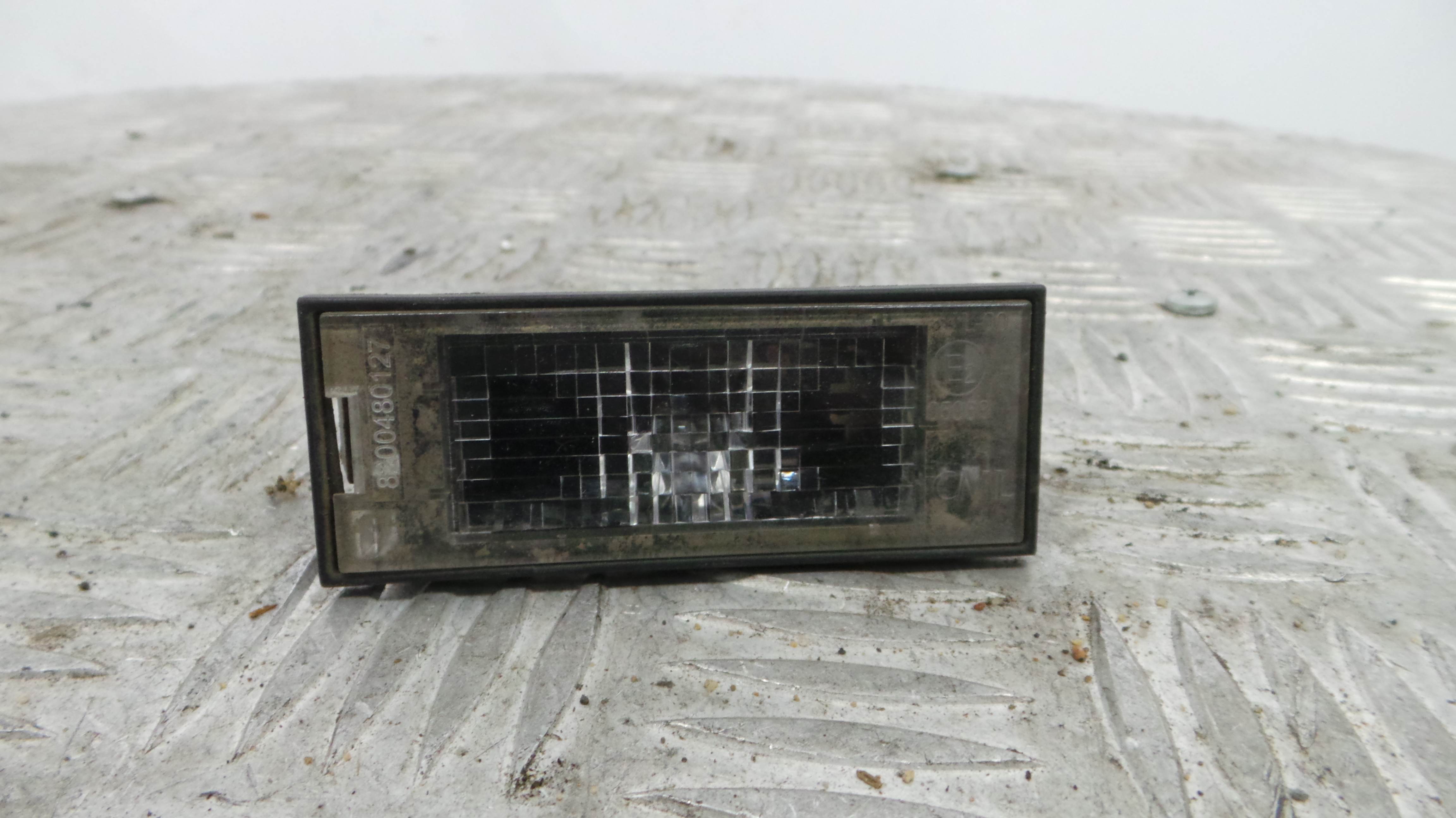 Luz de Matricula 8200480127 - RENAULT CLIO III (BR0/1, CR0/1)-37102371