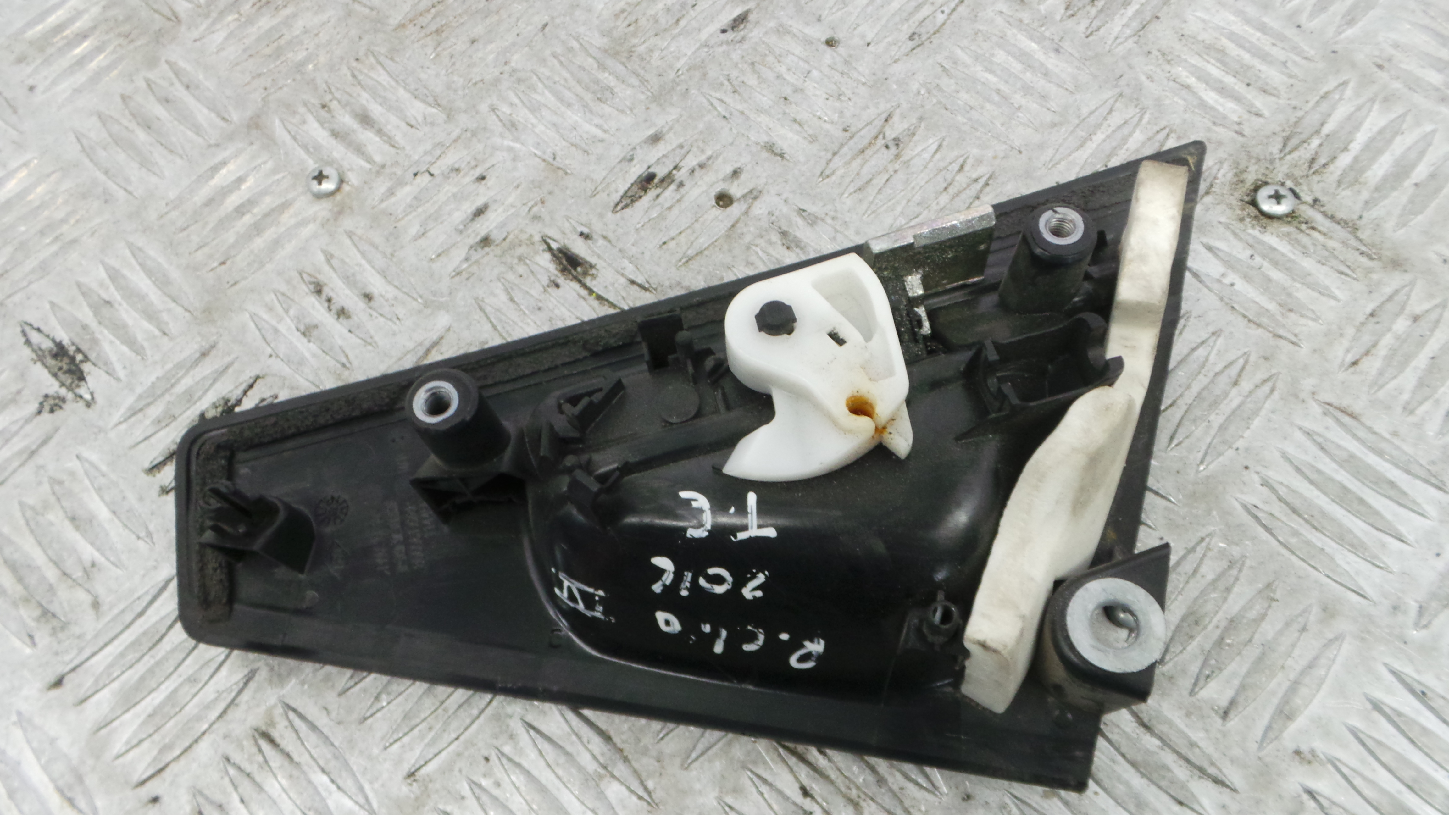 Puxador Exterior Trás esquerdo 806061728R - RENAULT CLIO IV (BH_)-37102388