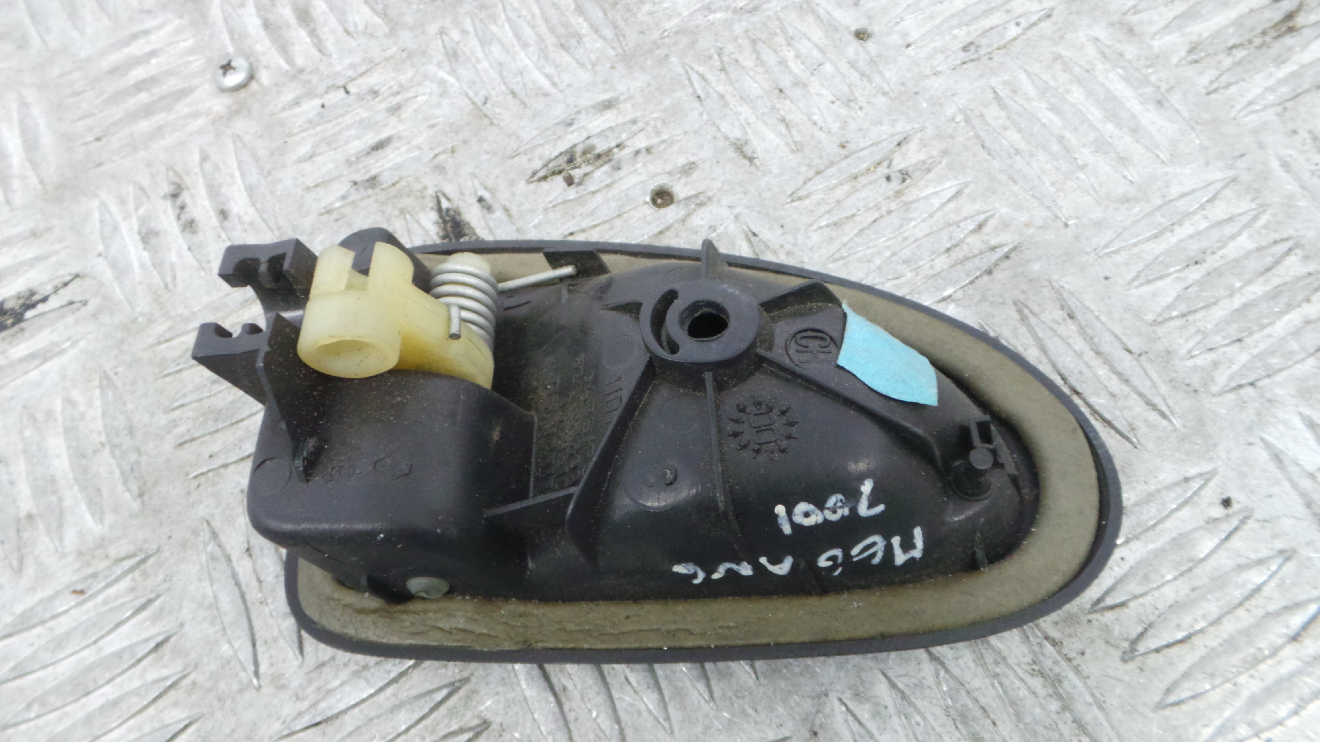 Puxador Interior Frente Direita 8200028995 - RENAULT MEGANE I (BA0/1_)-37138940