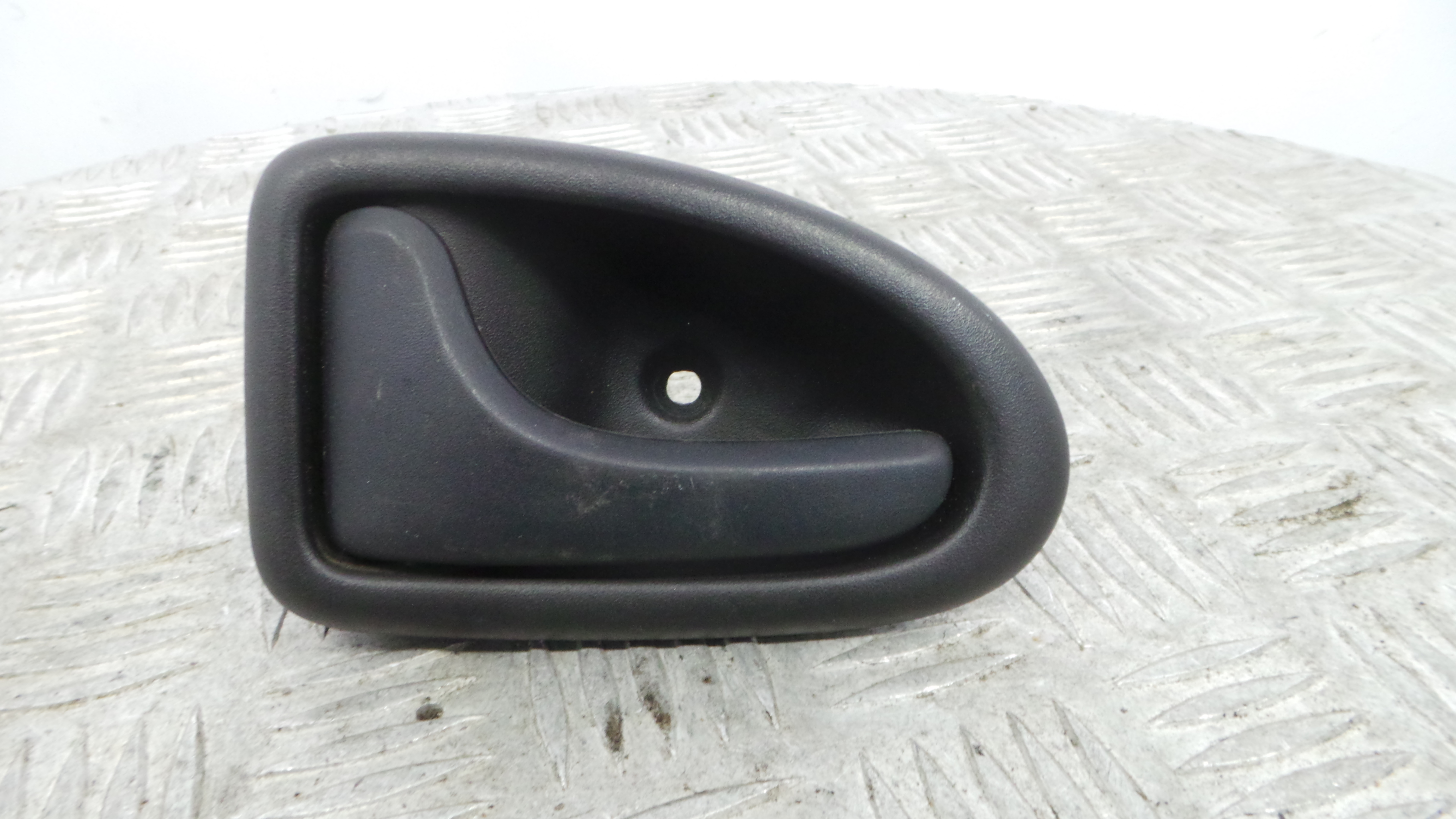 Puxador Interior Traseiro Esquerdo  7700423887 - RENAULT CLIO II (BB_, CB_), CLIO Mk II (BB_, CB_)-37138946