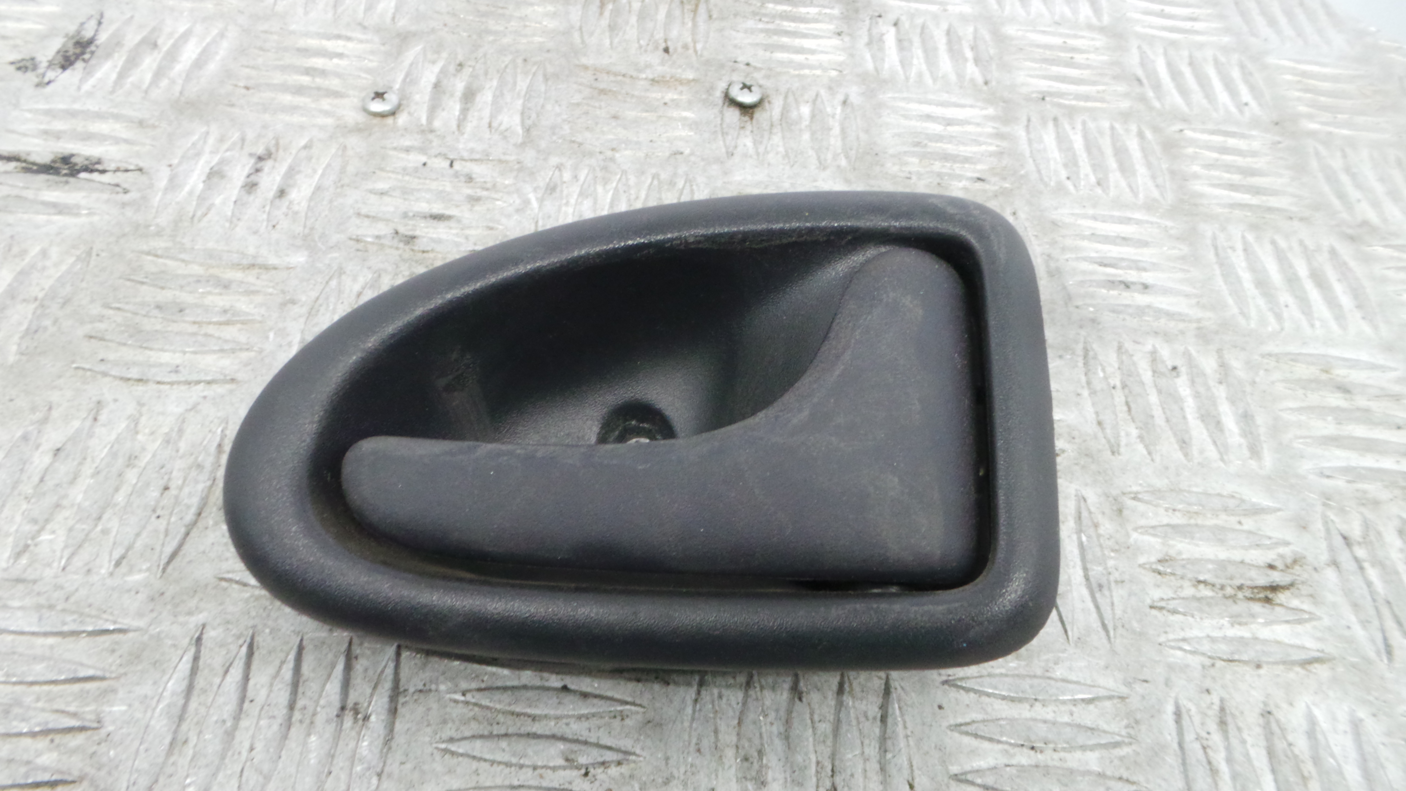 Puxador Interior Frente Direita 8200028995 - RENAULT CLIO II (BB_, CB_), CLIO Mk II (BB_, CB_)-37138949