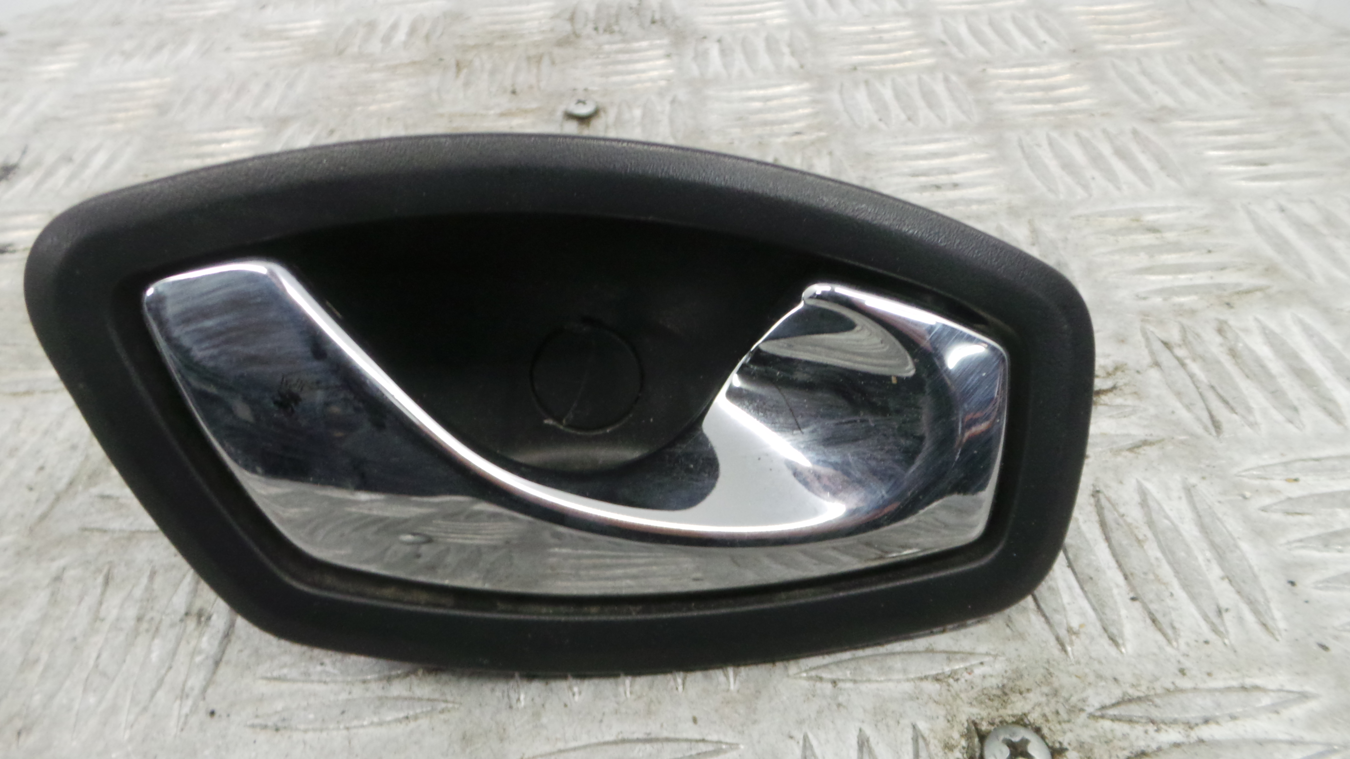 Puxador Interior Traseiro Direita 826720001R - RENAULT CLIO IV (BH_)-37139108 Puxador Interior Traseiro Direita 826720001R - RENAULT CLIO IV (BH_)-37139108
