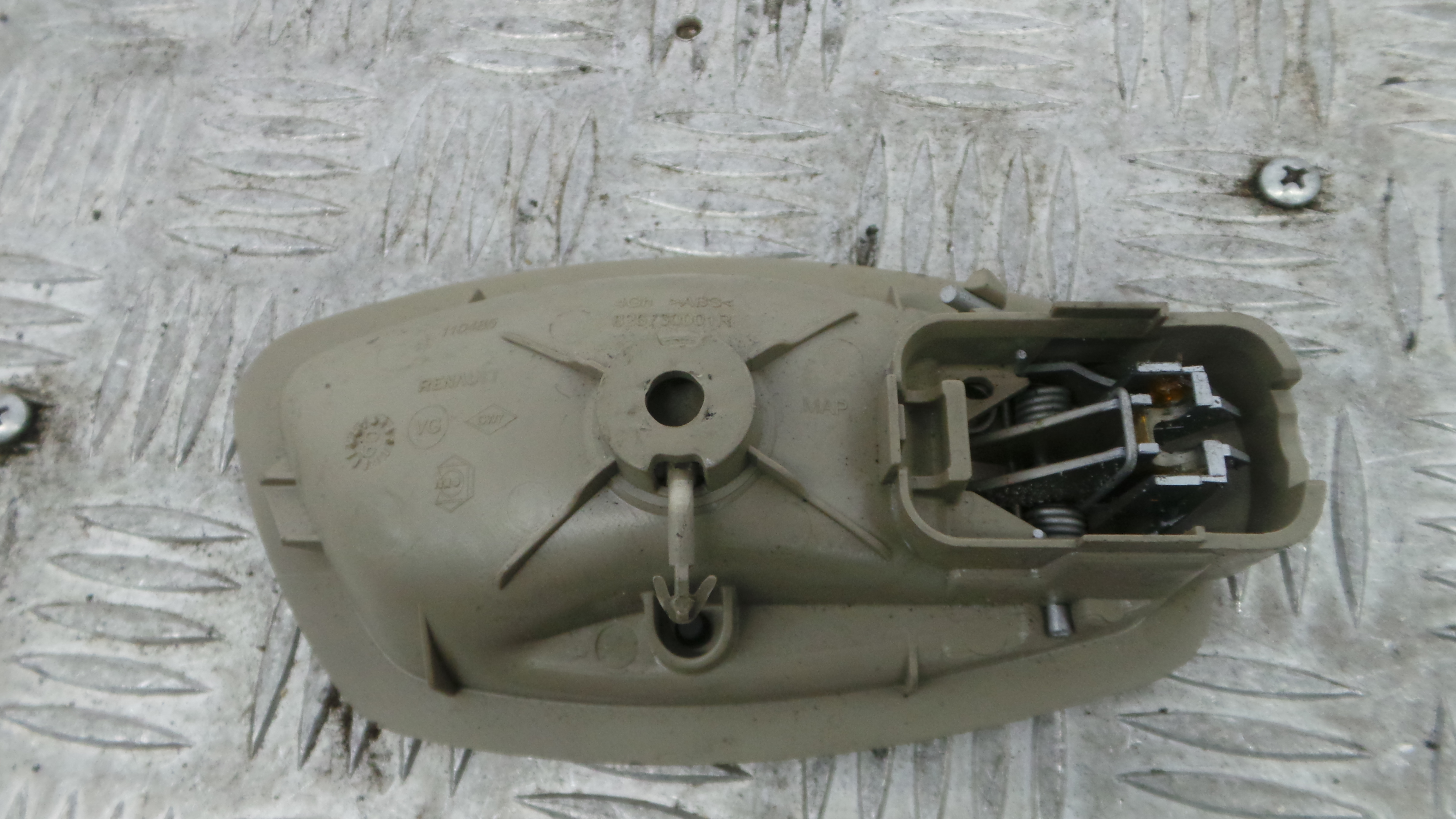 Puxador Interior Frente Esquerdo 826730001R - RENAULT MEGANE III Hatchback (BZ0/1_, B3_)-37139182