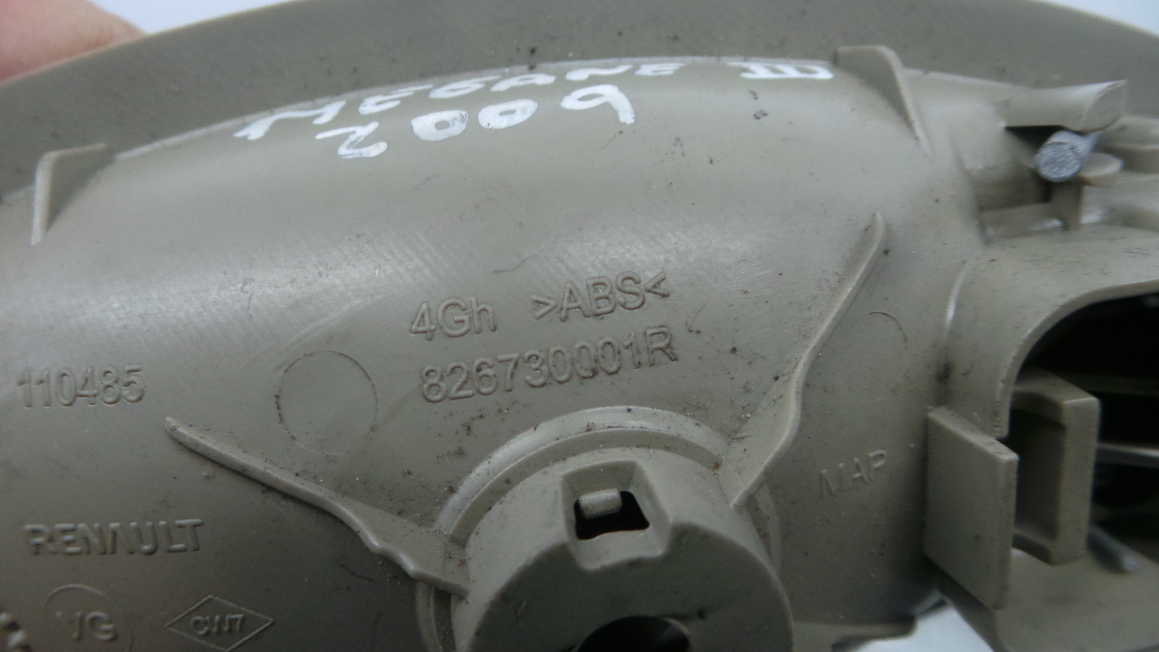 Puxador Interior Frente Esquerdo 826730001R - RENAULT MEGANE III Hatchback (BZ0/1_, B3_)-37139182