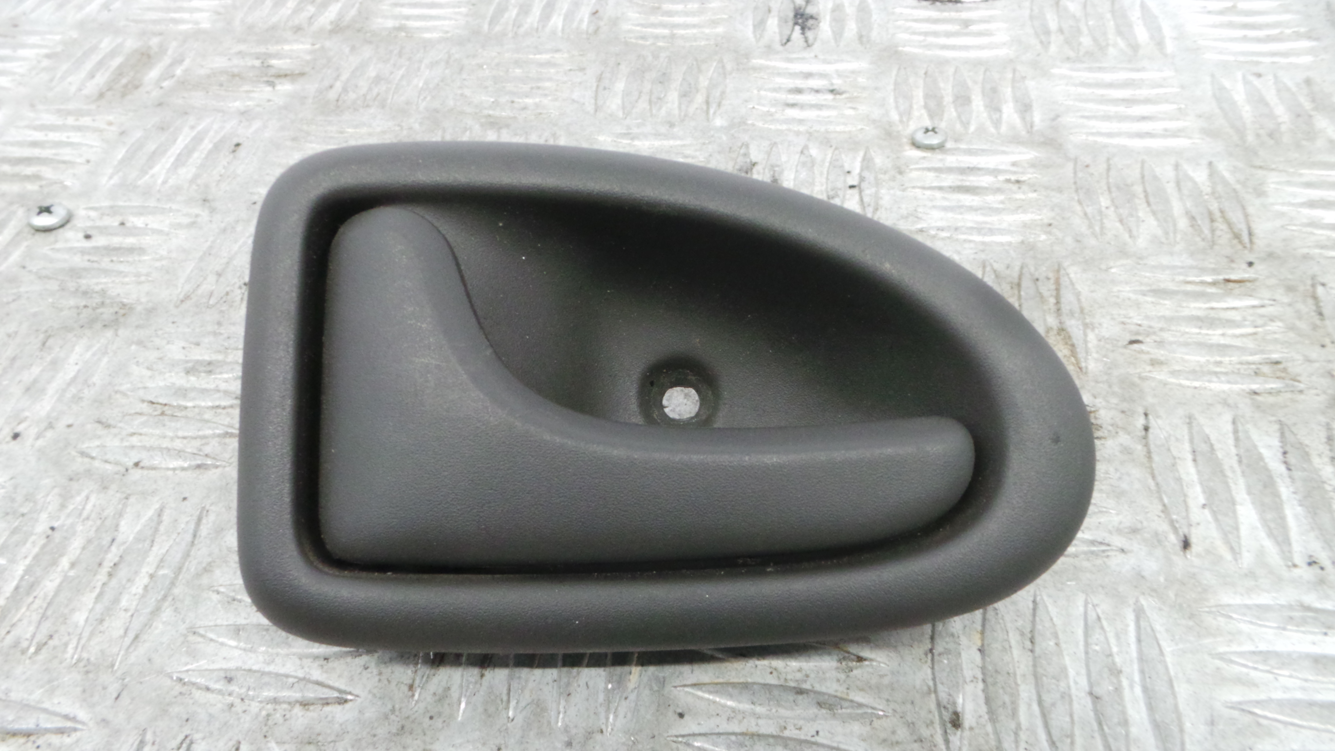 Puxador Interior Frente Esquerdo 7700415974 - RENAULT SCÉNIC I VAN (FA0_, JA0/1_)-37139188 Puxador Interior Frente Esquerdo 7700415974 - RENAULT SCÉNIC I VAN (FA0_, JA0/1_)-37139188