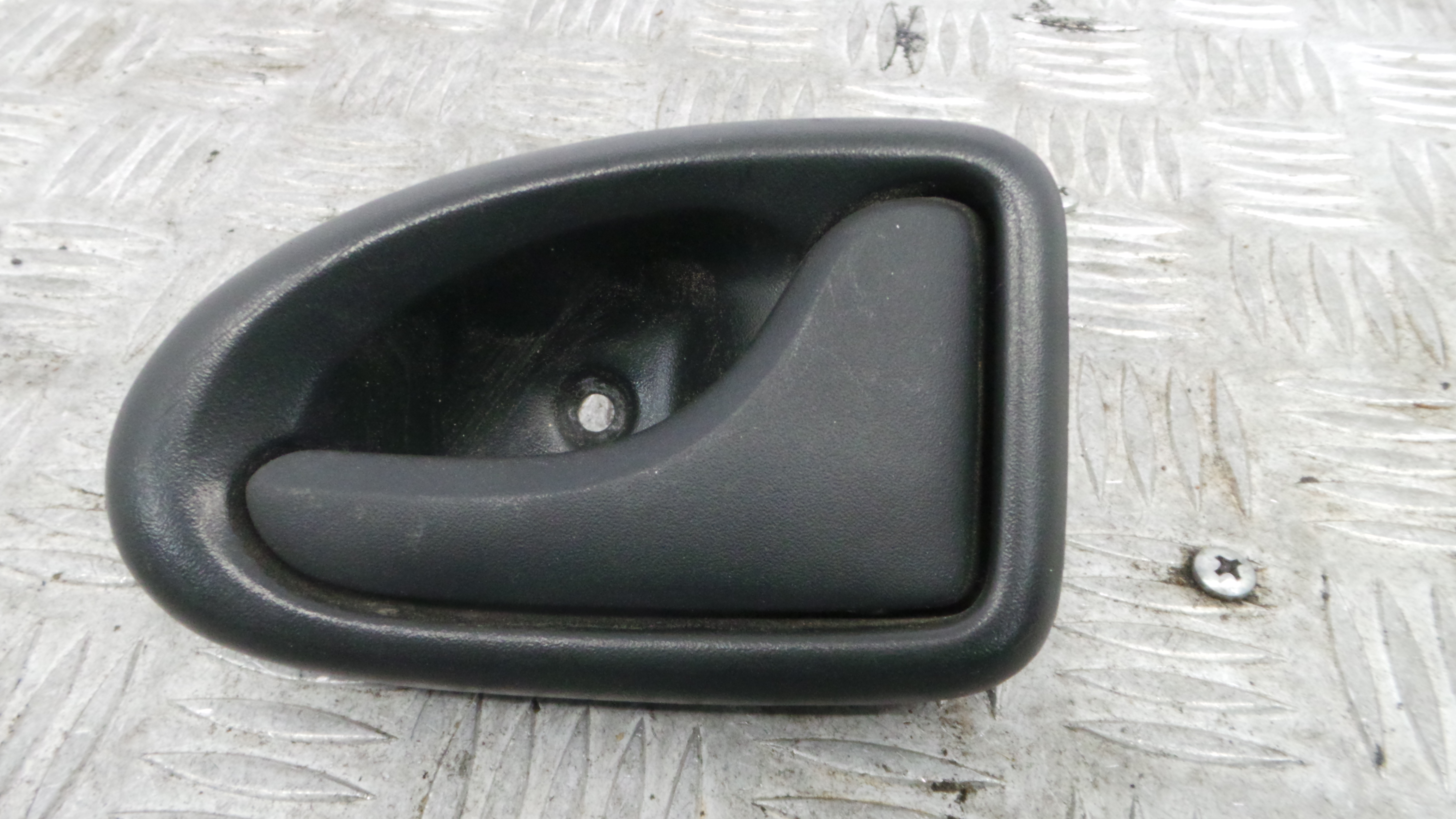 Puxador Interior Traseiro Direita 7700830079 - RENAULT MEGANE I (BA0/1_)-37139194 Puxador Interior Traseiro Direita 7700830079 - RENAULT MEGANE I (BA0/1_)-37139194
