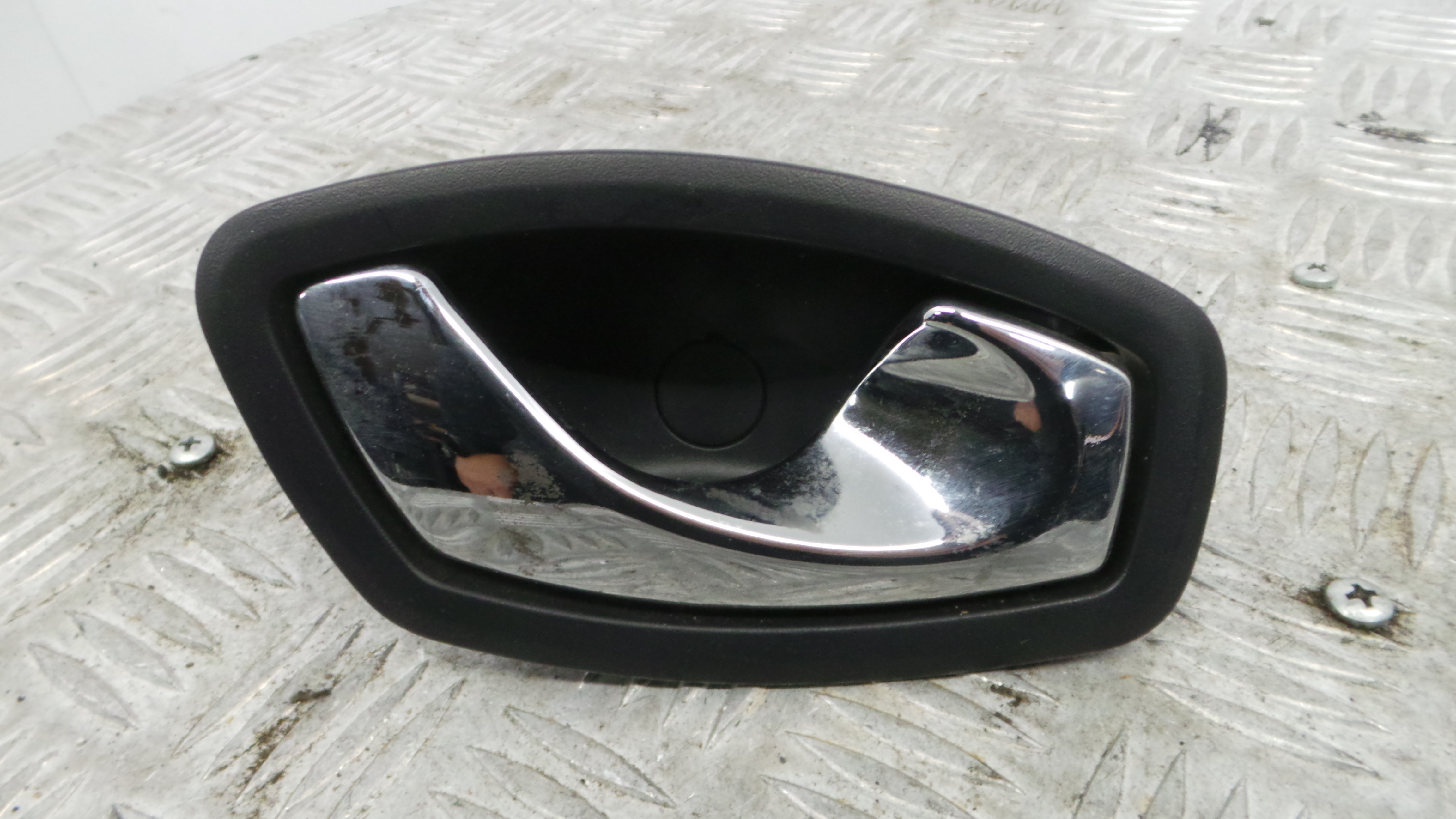Puxador Interior Frente Direita 826720001R - RENAULT CLIO IV (BH_)-37139221 Puxador Interior Frente Direita 826720001R - RENAULT CLIO IV (BH_)-37139221