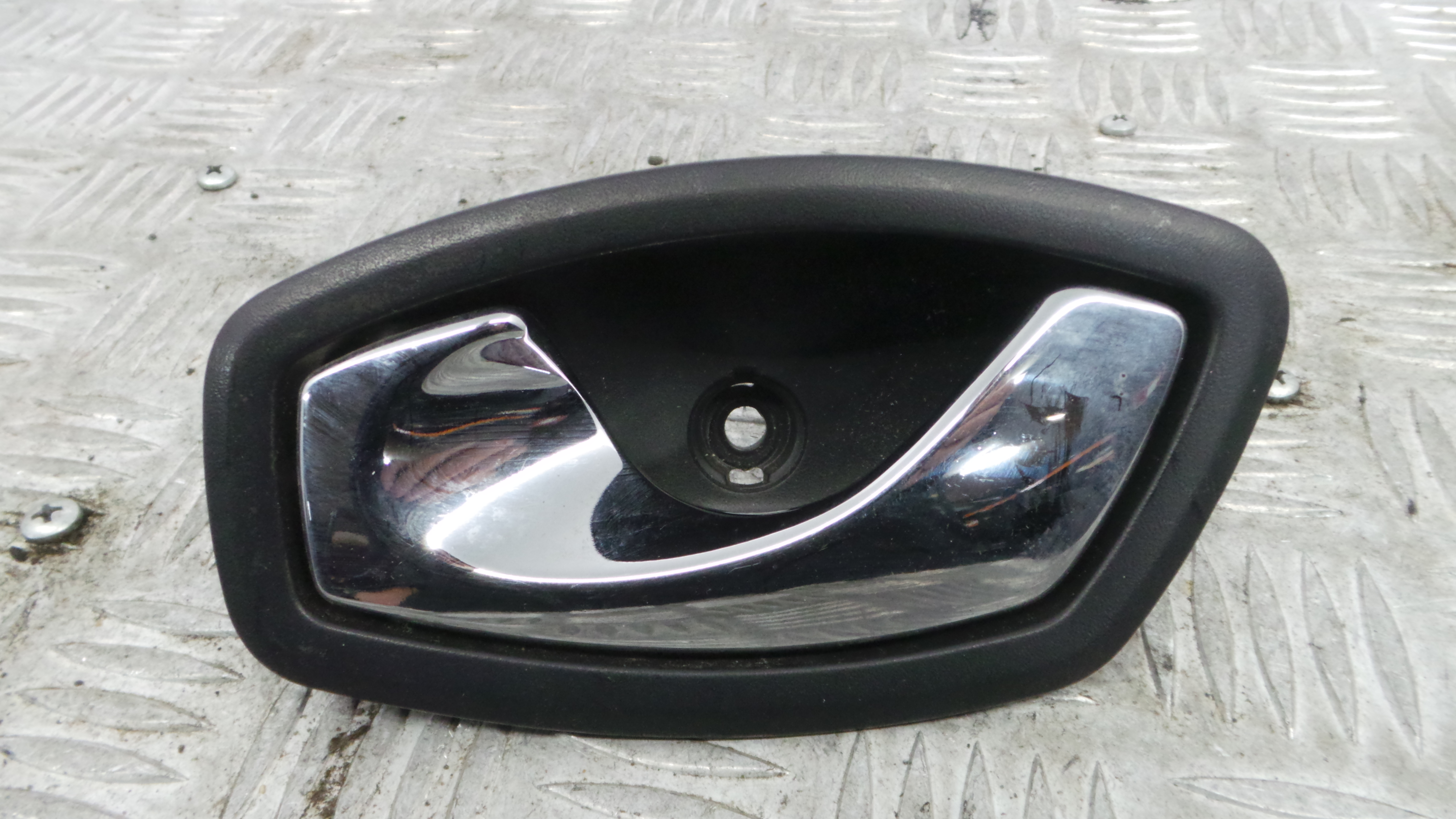 Puxador Interior Frente Esquerdo 826730001R - RENAULT CLIO IV (BH_)-37139224 Puxador Interior Frente Esquerdo 826730001R - RENAULT CLIO IV (BH_)-37139224