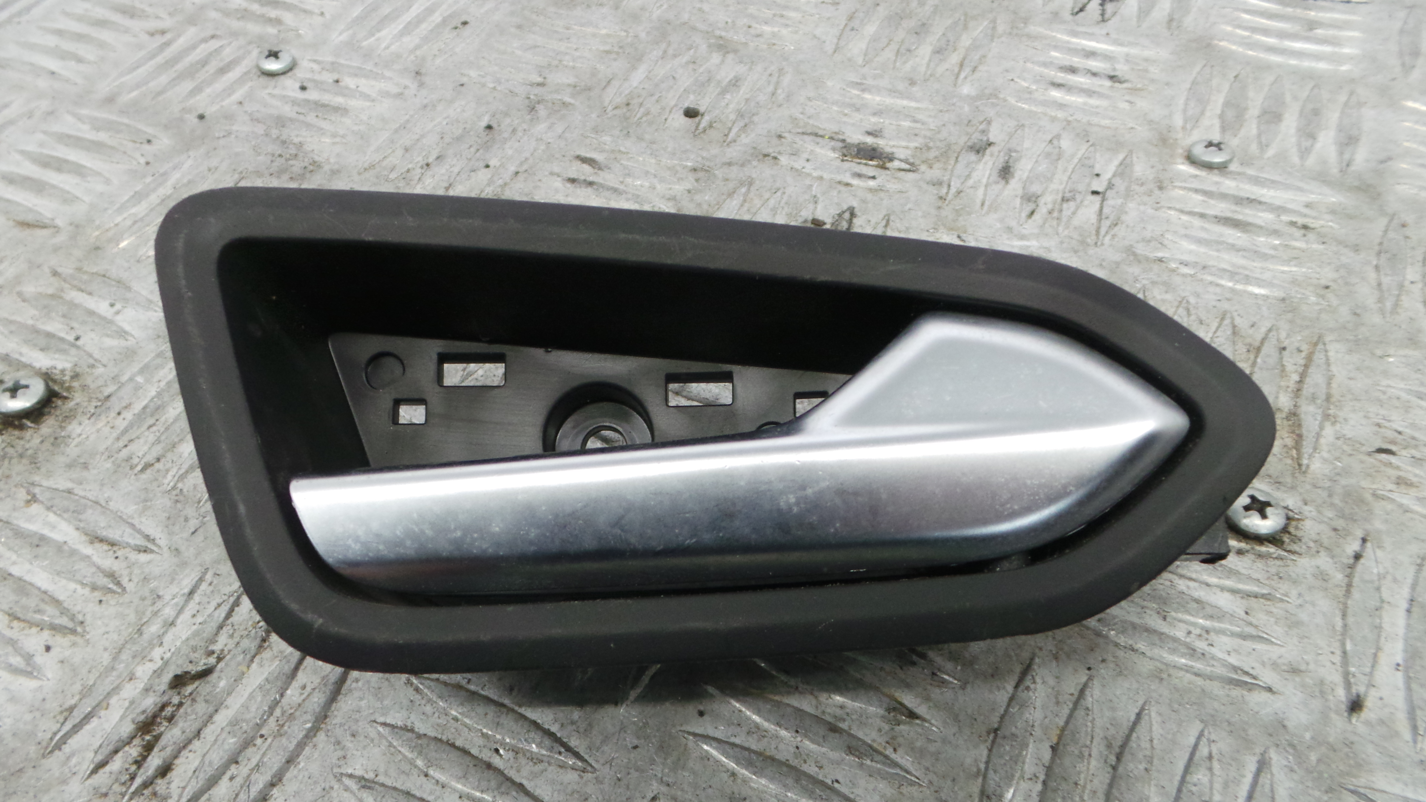 Puxador Interior Traseiro Direita 826721378R - RENAULT CLIO V (B7_)-37139230 Puxador Interior Traseiro Direita 826721378R - RENAULT CLIO V (B7_)-37139230