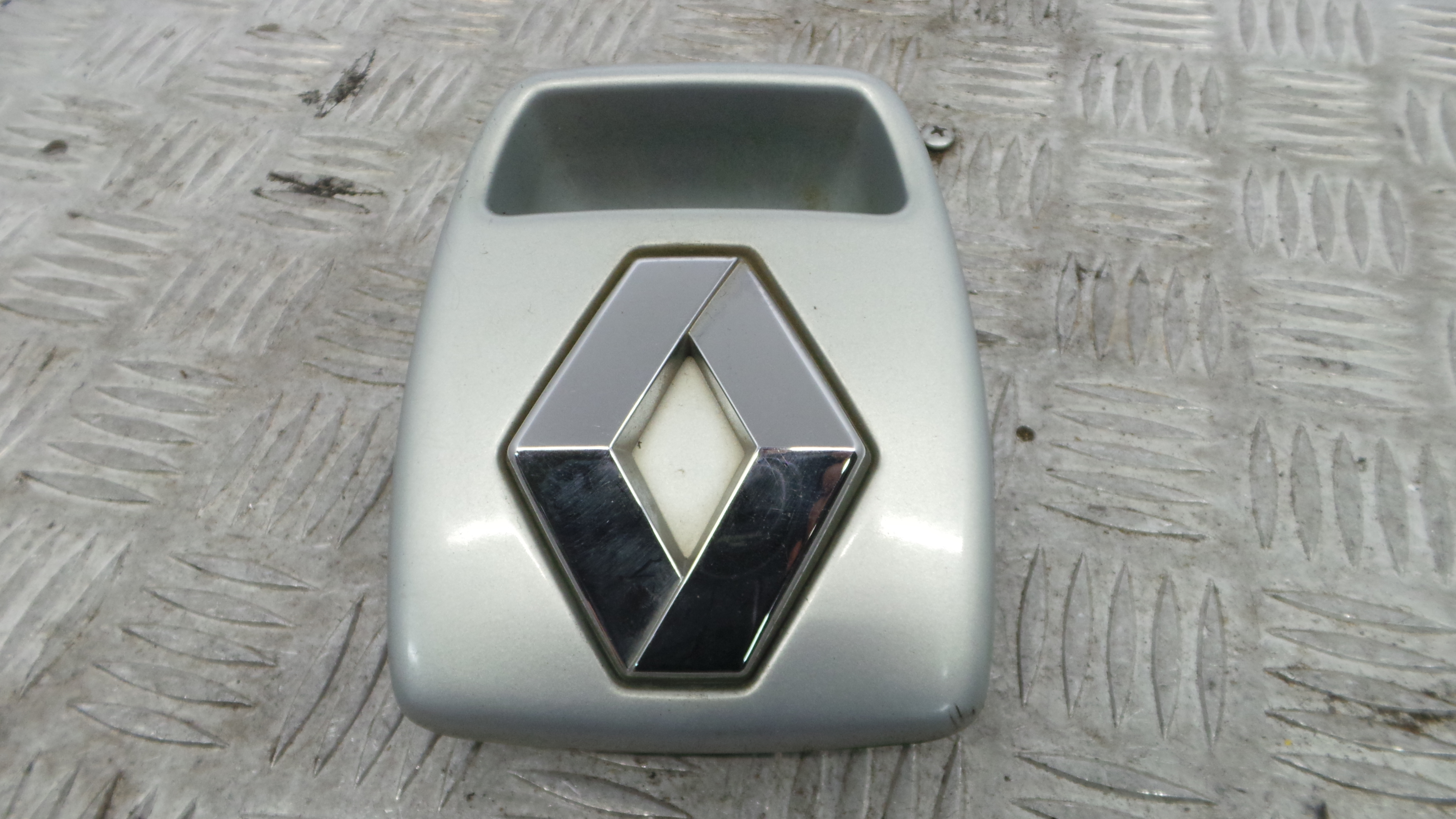 Puxador Exterior da Tampa da Mala 820000901 - RENAULT LAGUNA II (BG0/1_)-37139238
