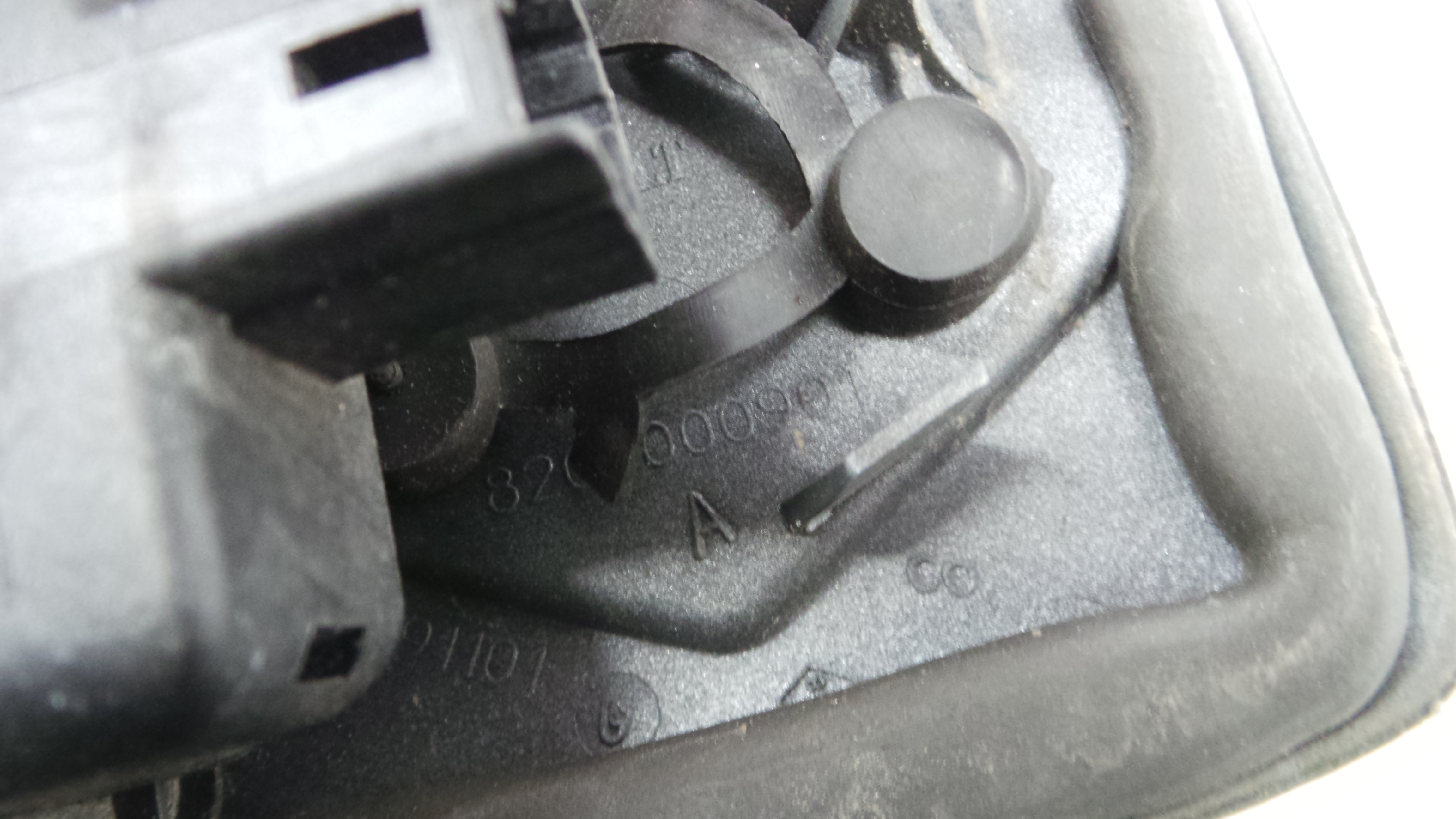 Puxador Exterior da Tampa da Mala 820000901 - RENAULT LAGUNA II (BG0/1_)-37139238