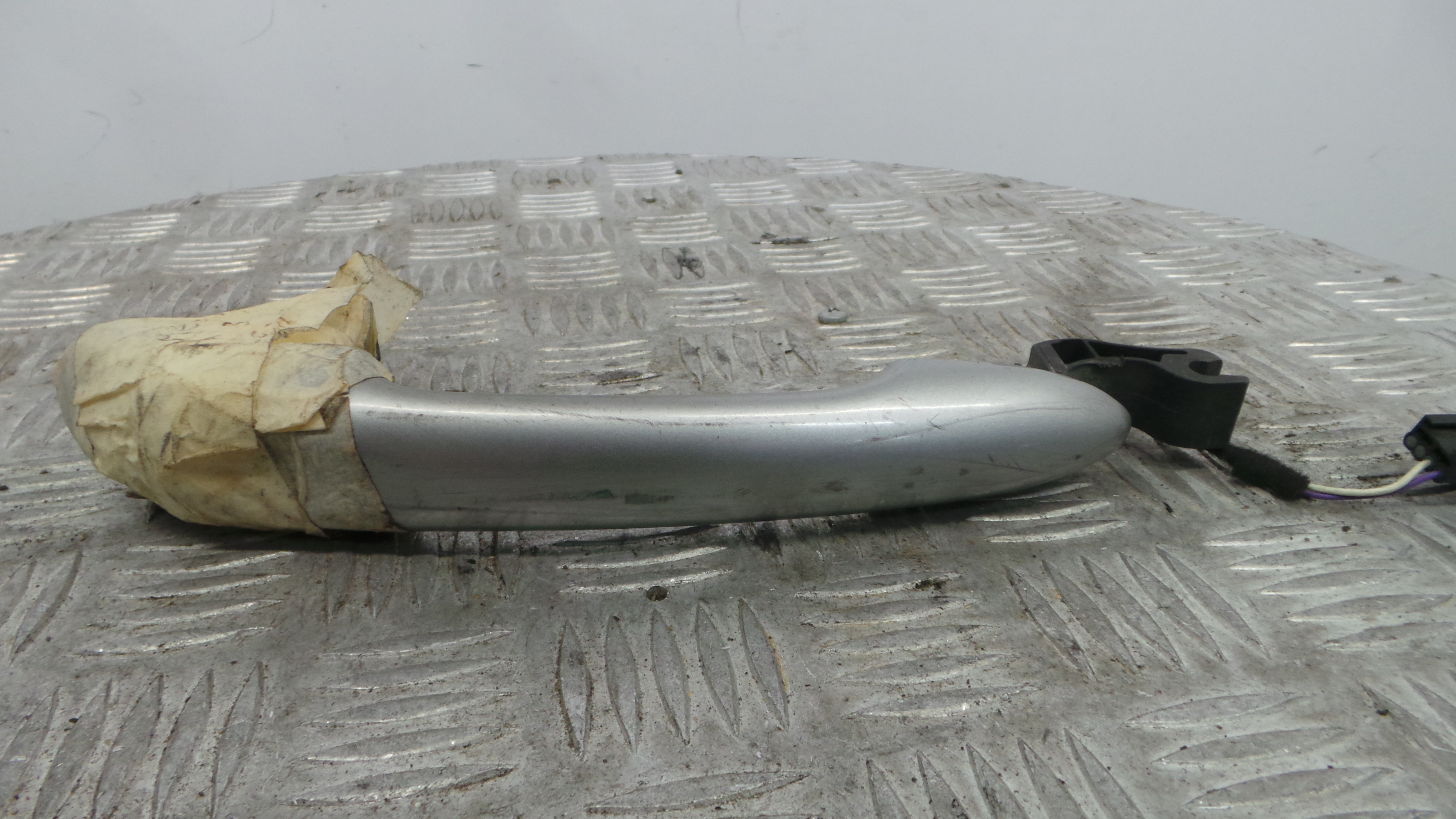 Puxador Exterior Frente Direita  242578B - RENAULT MEGANE III Hatchback (BZ0/1_, B3_)-37139575