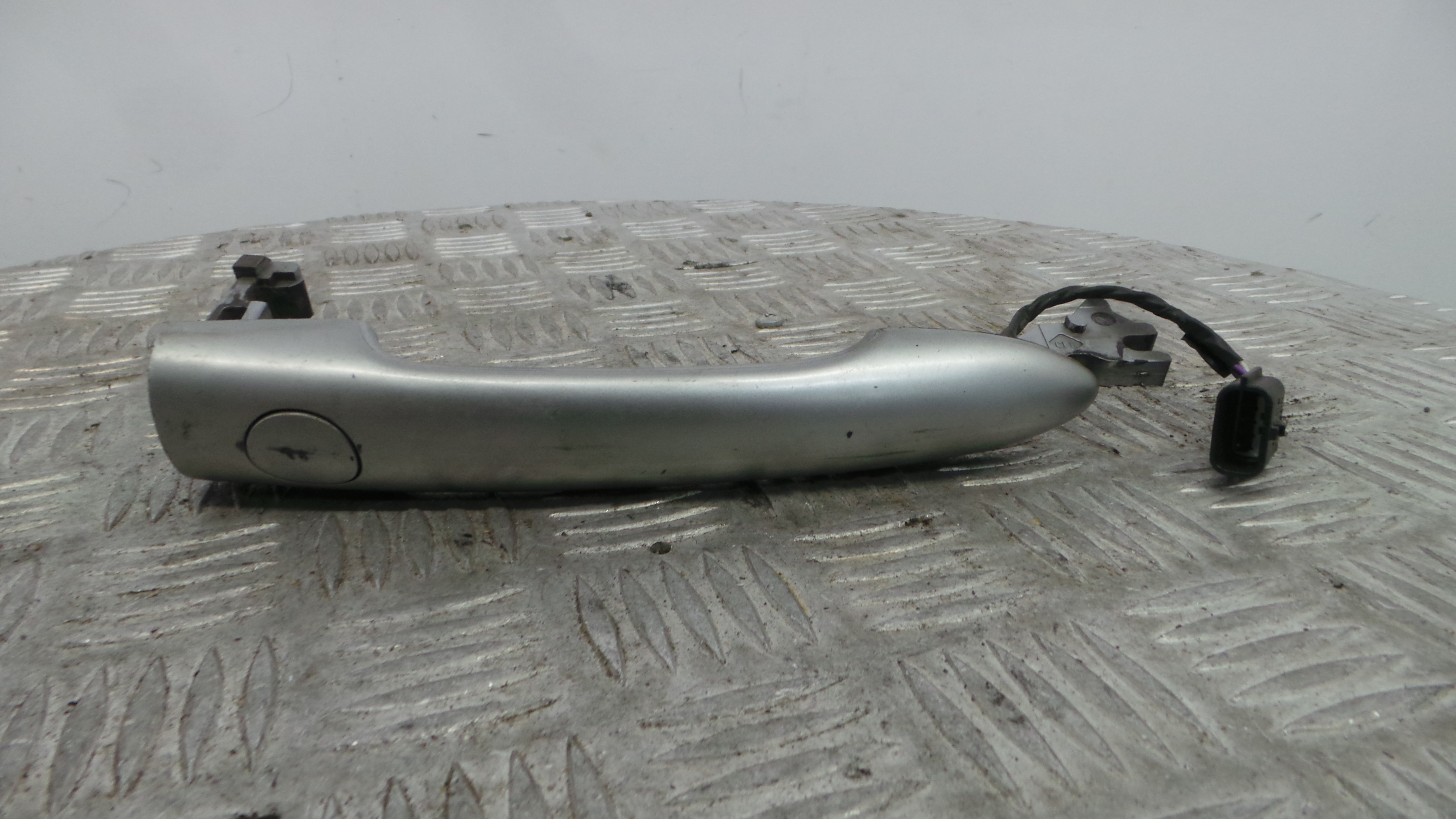 Puxador Exterior Frente Esquerdo 8200289825 - RENAULT MEGANE II (BM0/1_, CM0/1_)-37139581
