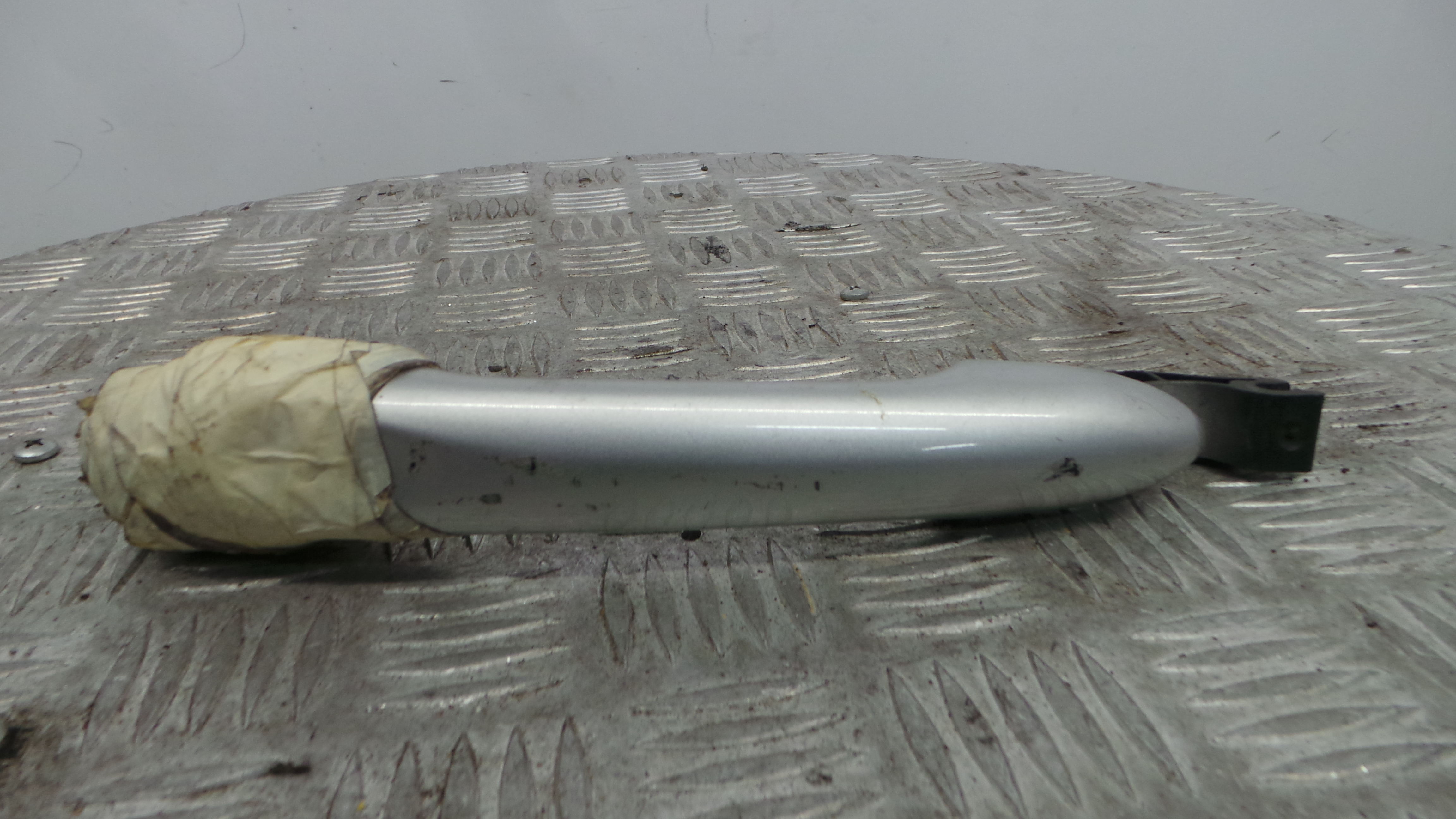 Puxador Exterior Frente Direita  242631 - RENAULT MEGANE III Hatchback (BZ0/1_, B3_)-37139587