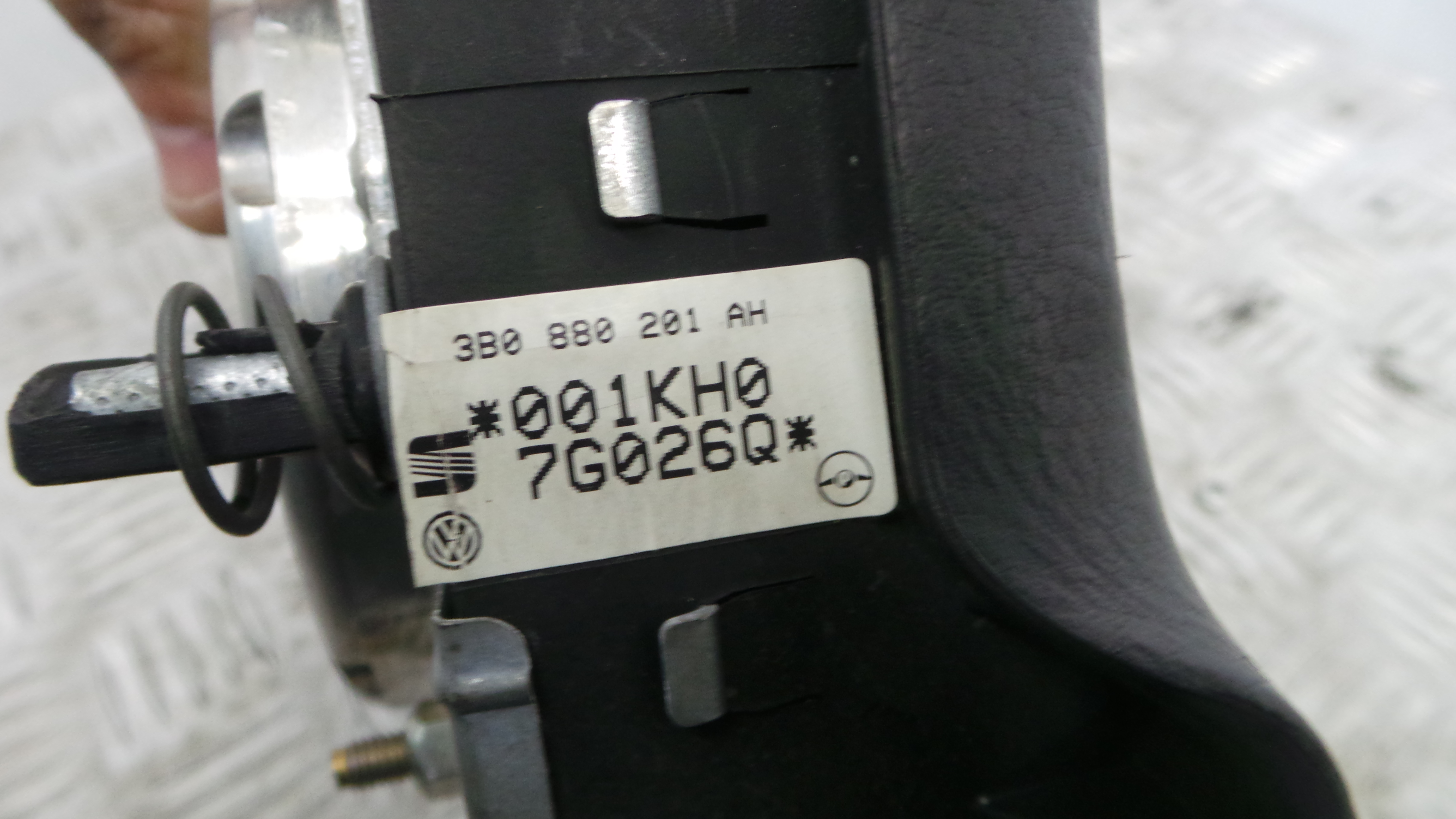 Airbag Volante 3B0880201AH - VW GOLF IV (1J1), GOLF Mk IV (1J1)-37633447