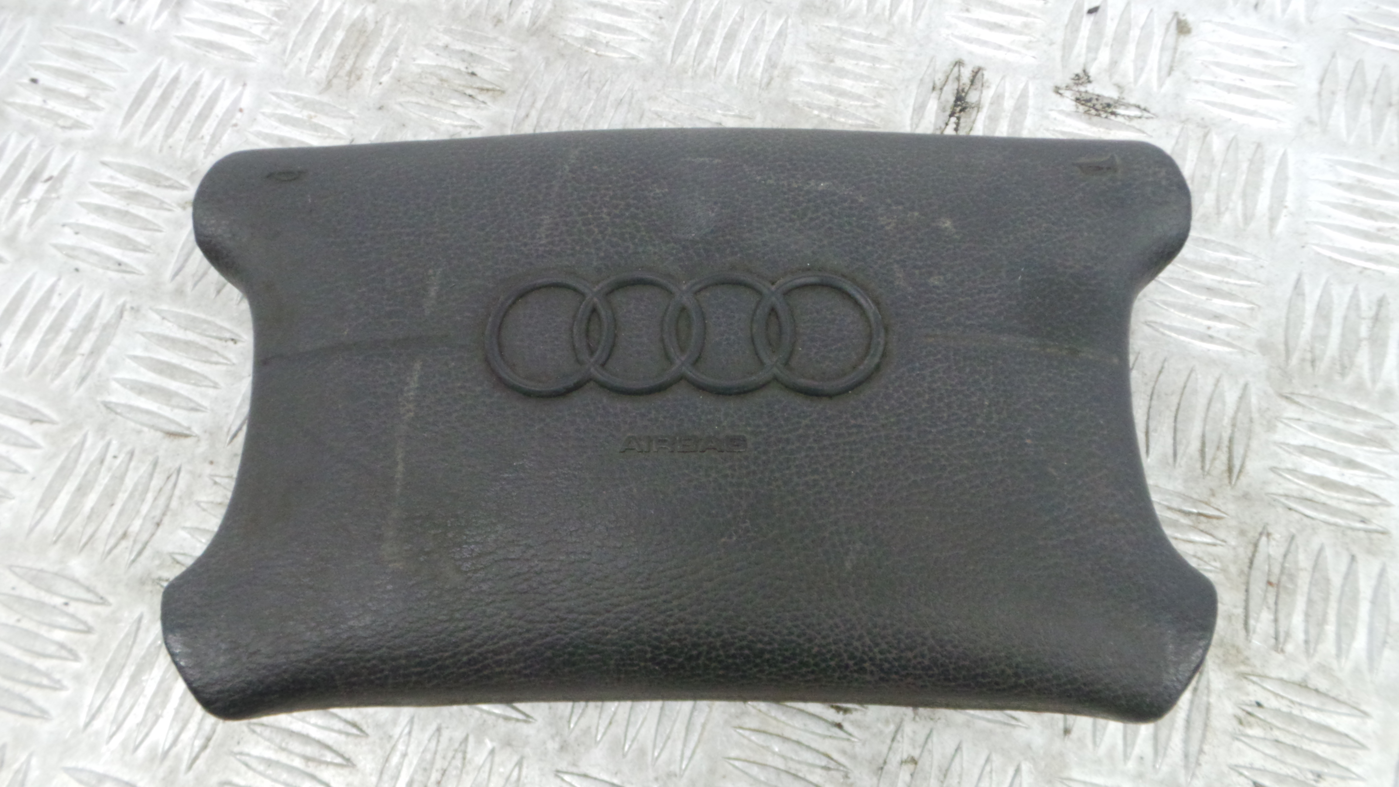 Airbag Condutor U13695465J - AUDI A4 B5 Avant (8D5)-37650700 Airbag Condutor U13695465J - AUDI A4 B5 Avant (8D5)-37650700