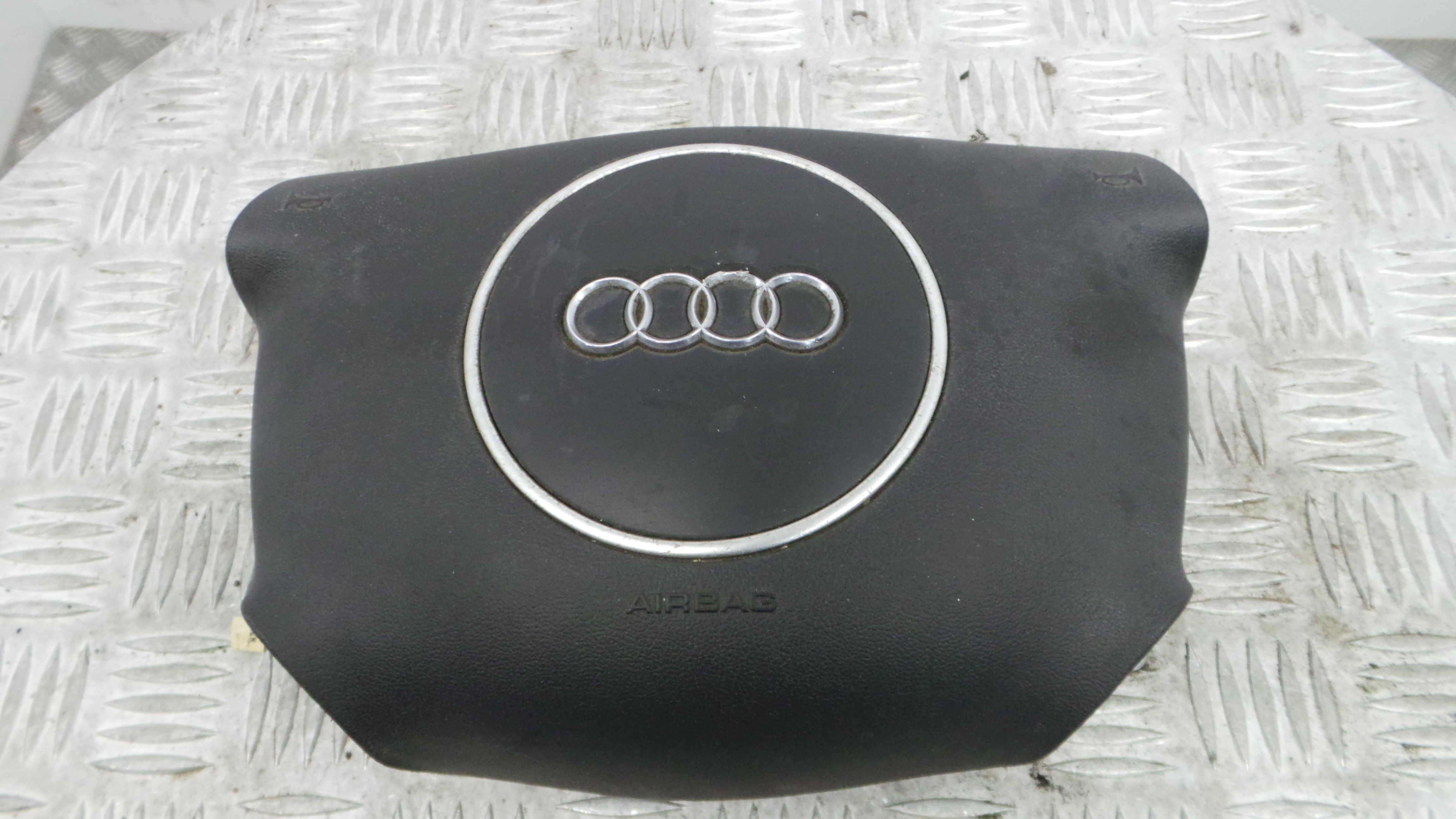 Airbag Volante 8E0880201AA - AUDI A3 (8L1)-37651068 Airbag Volante 8E0880201AA - AUDI A3 (8L1)-37651068