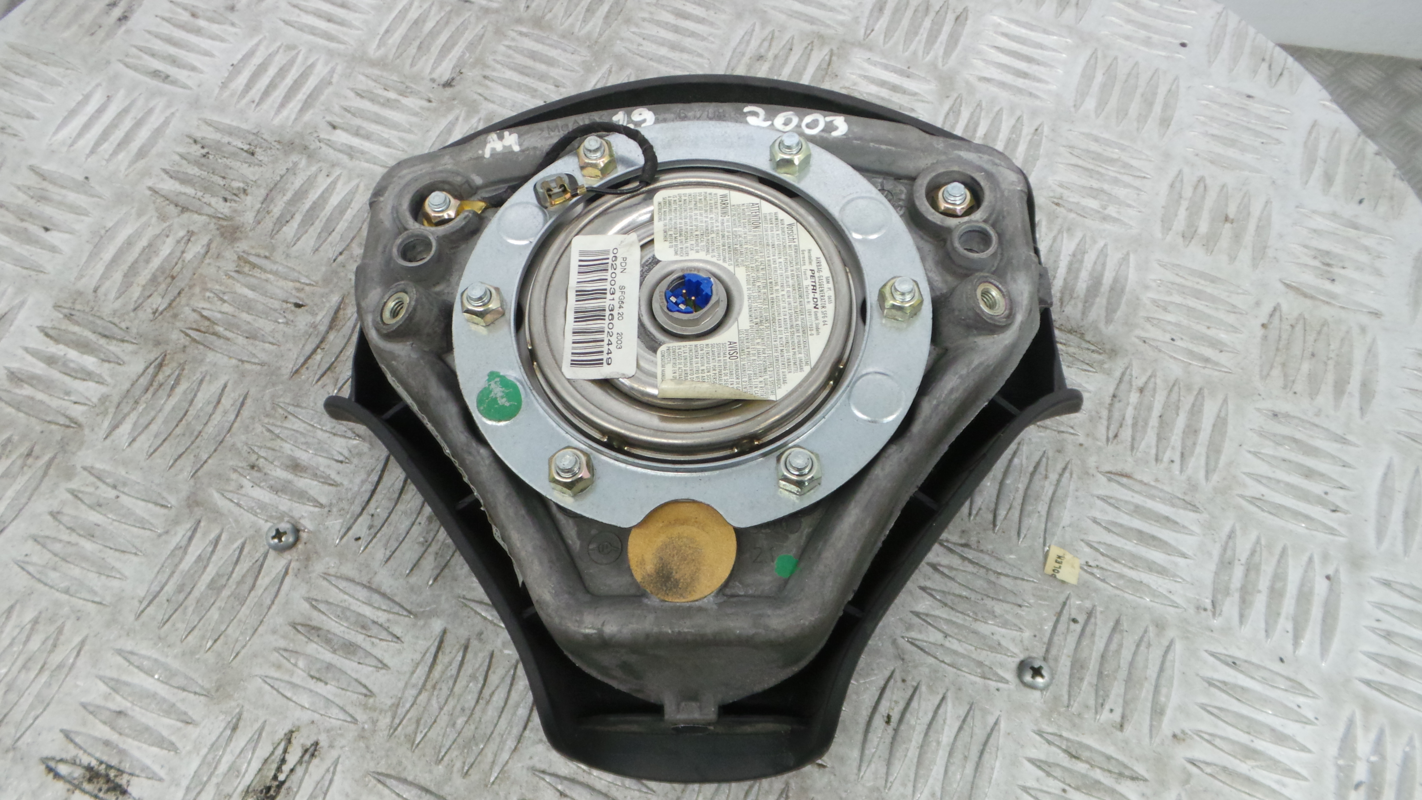 Airbag Volante 8E0880201BA - AUDI A4 B6 (8E2)-37651457