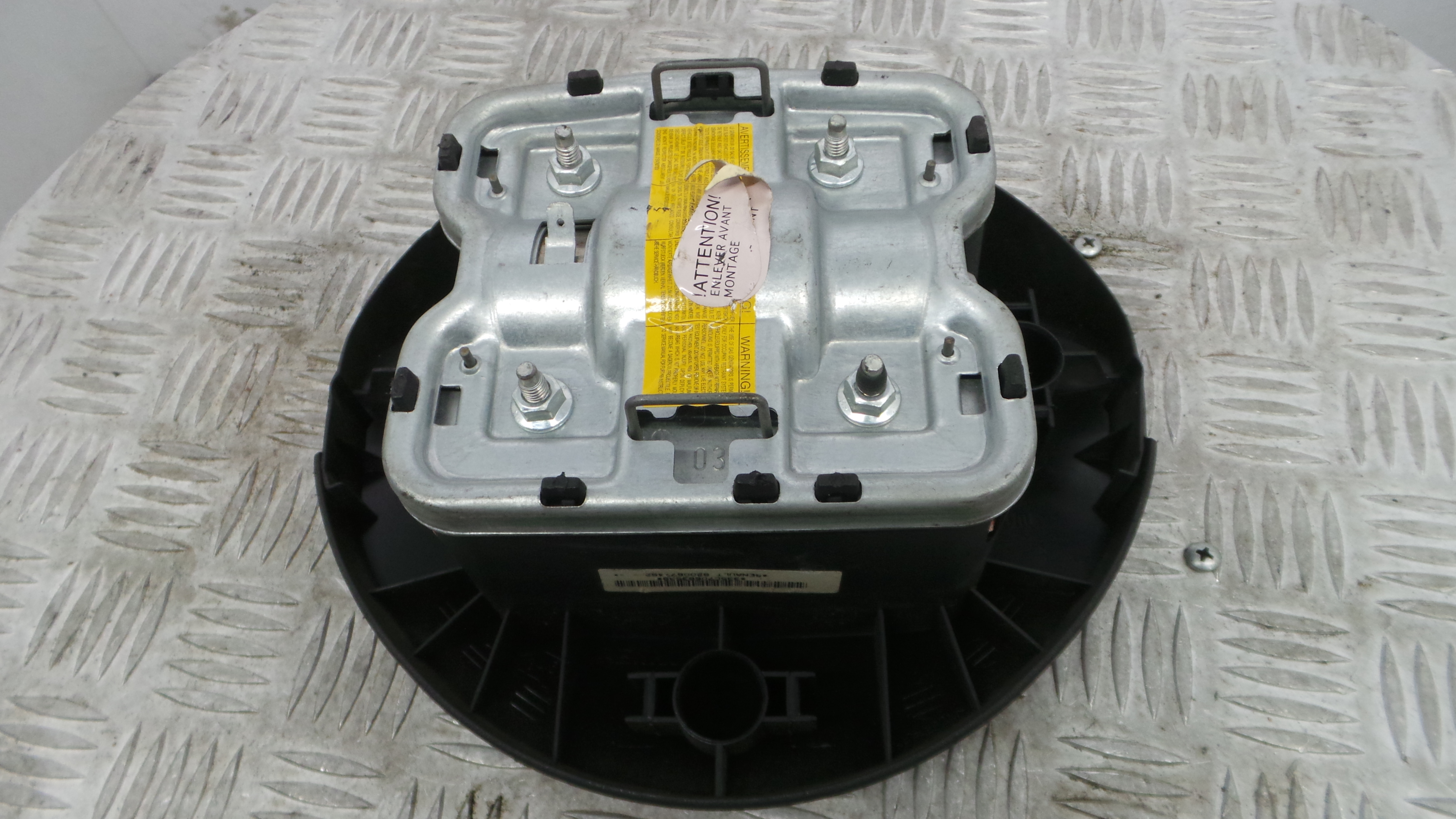 Airbag Volante 8200677492 - RENAULT CLIO III (BR0/1, CR0/1)-37665938