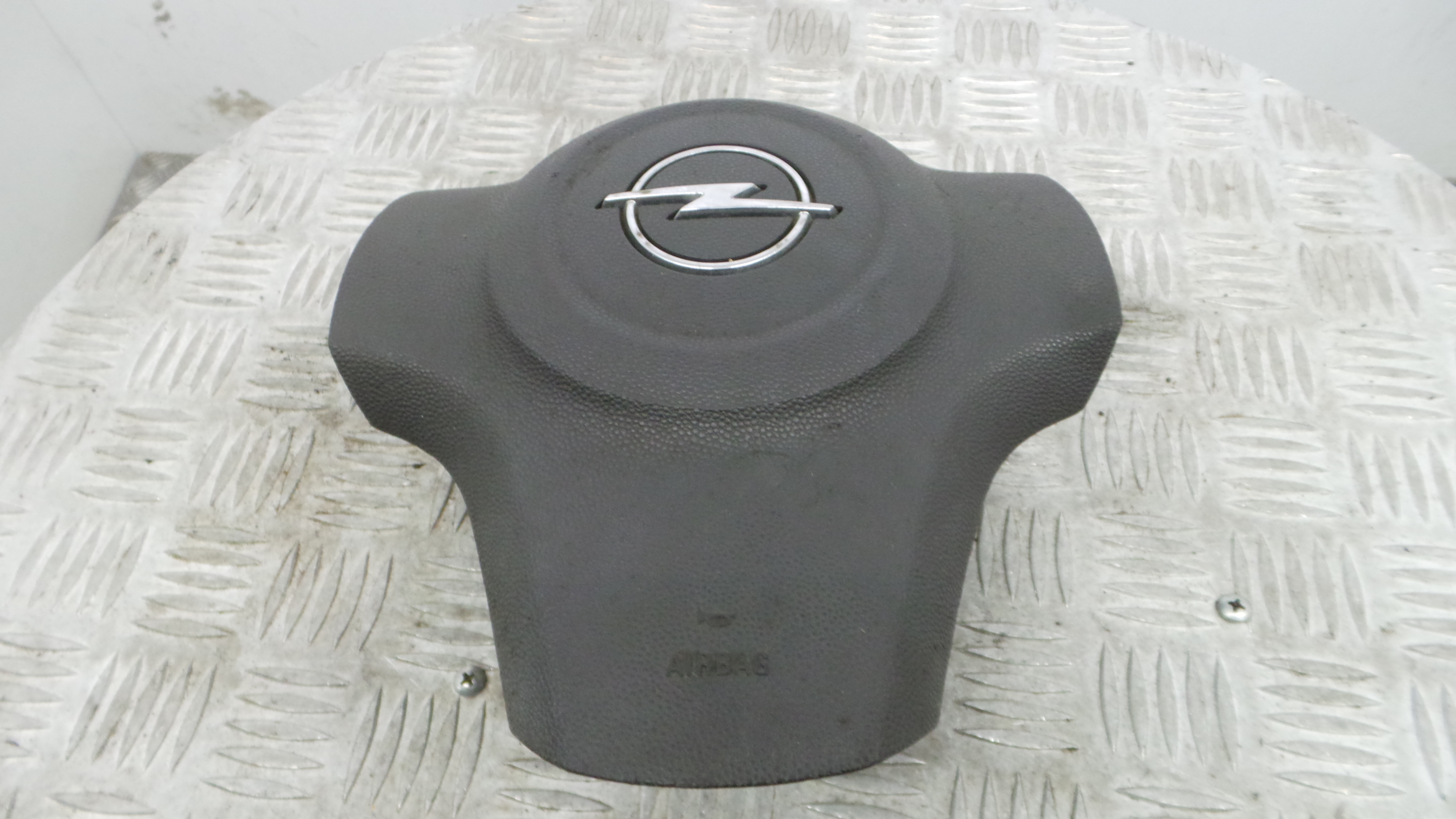 Airbag Volante 13235770 - OPEL CORSA D (S07)-37789251 Airbag Volante 13235770 - OPEL CORSA D (S07)-37789251