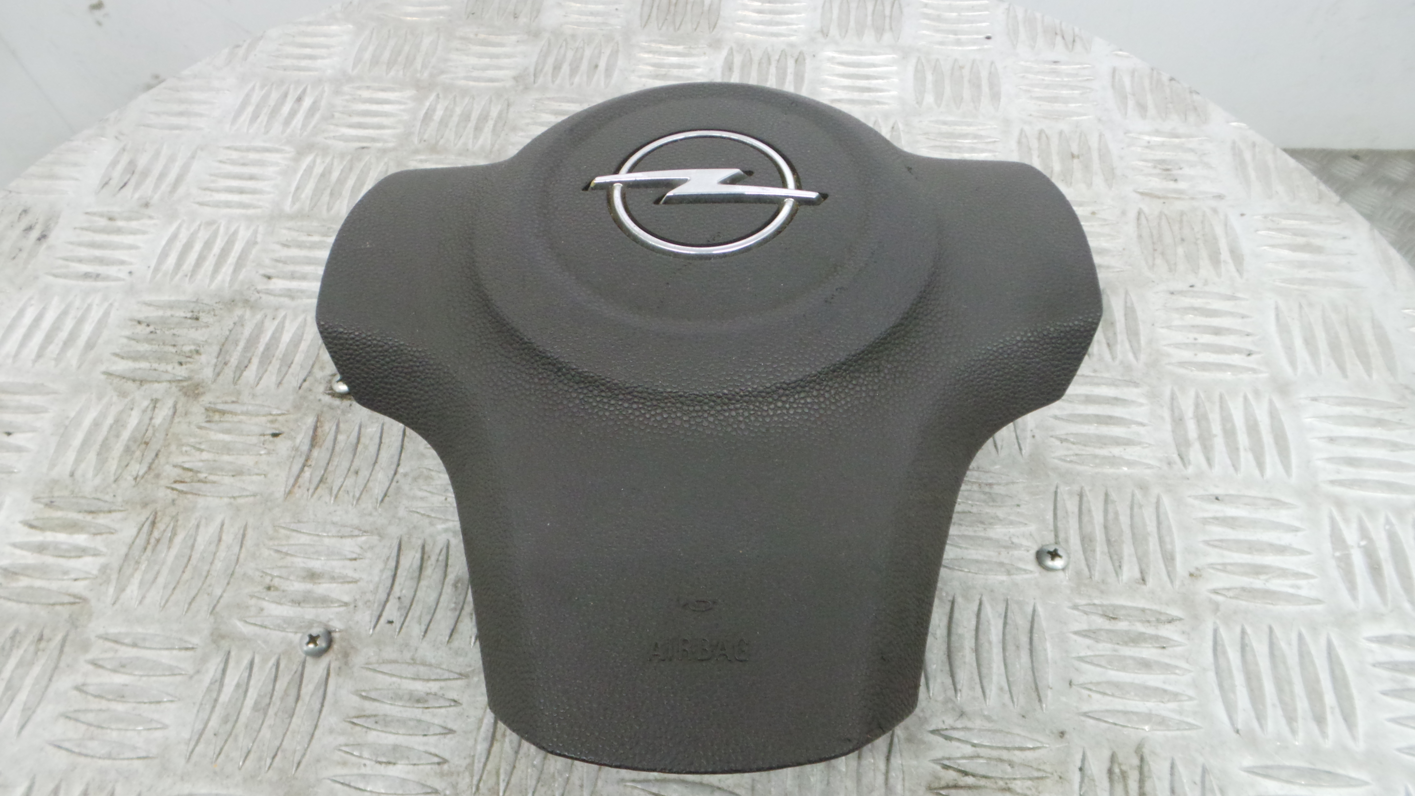 Airbag Volante 13235770 - OPEL CORSA D (S07)-37789259 Airbag Volante 13235770 - OPEL CORSA D (S07)-37789259