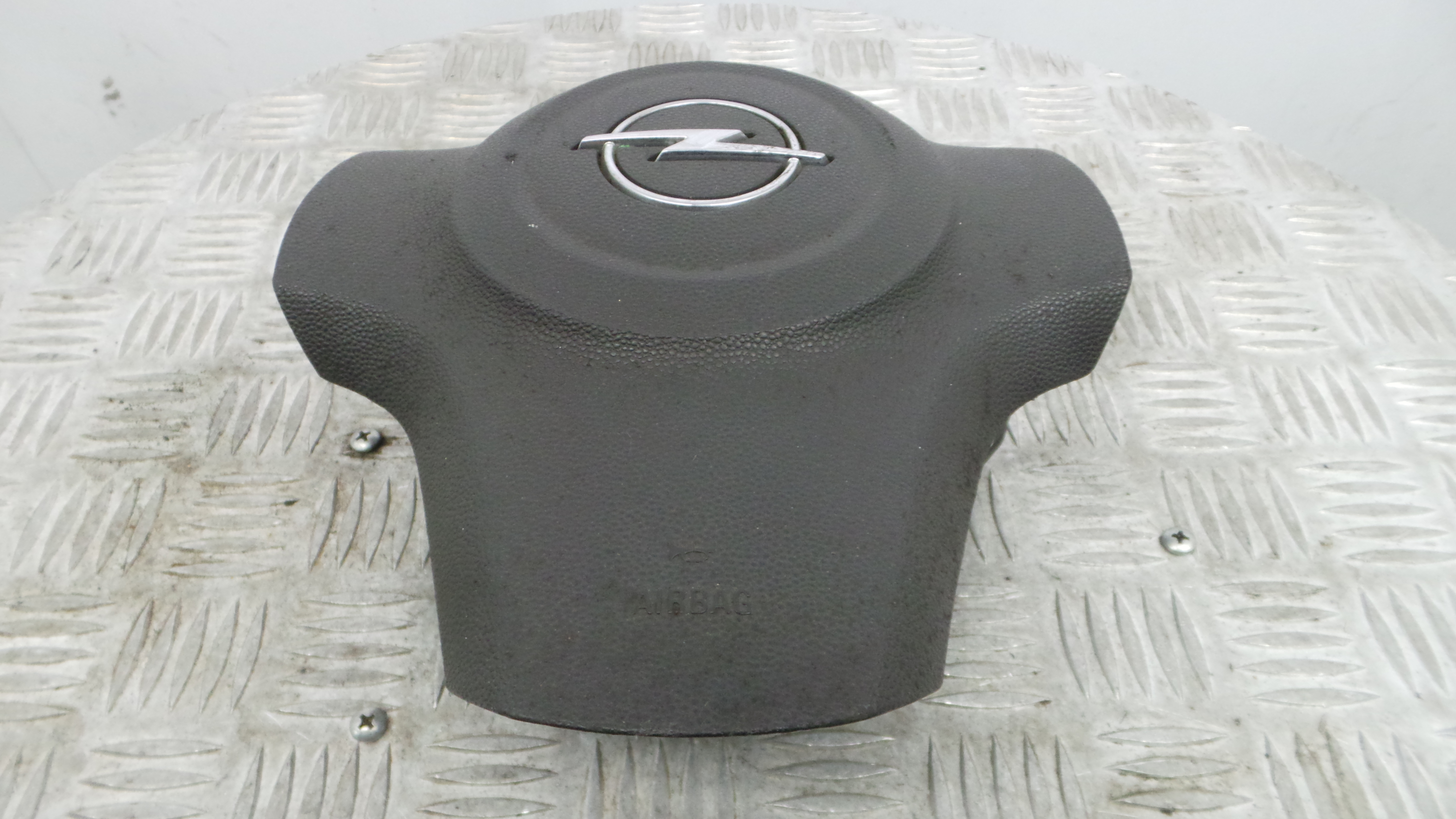 Airbag Volante 13235770 - OPEL CORSA D (S07)-37789263 Airbag Volante 13235770 - OPEL CORSA D (S07)-37789263
