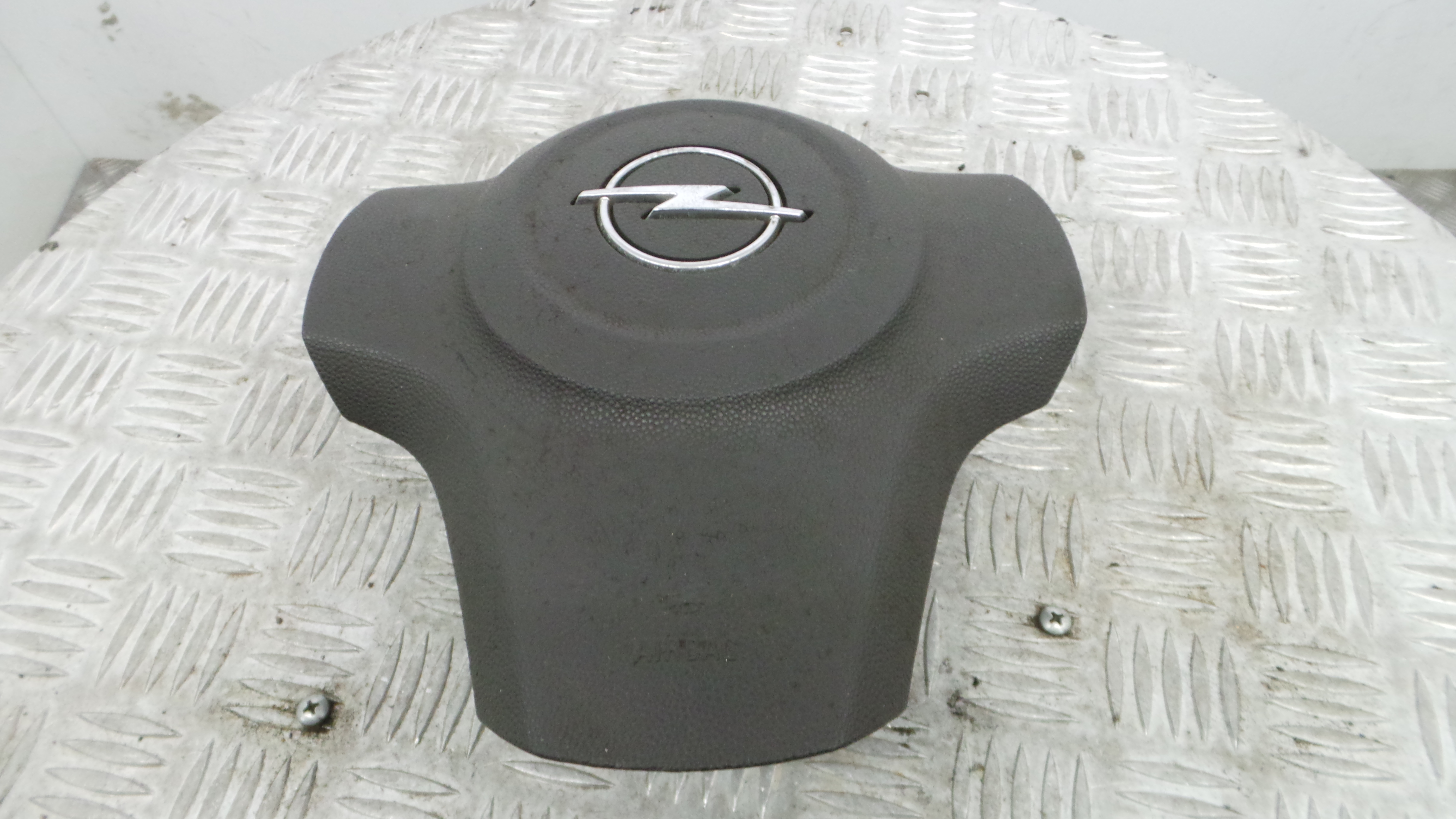 Airbag Volante 13235770 - OPEL CORSA D (S07)-37789534 Airbag Volante 13235770 - OPEL CORSA D (S07)-37789534