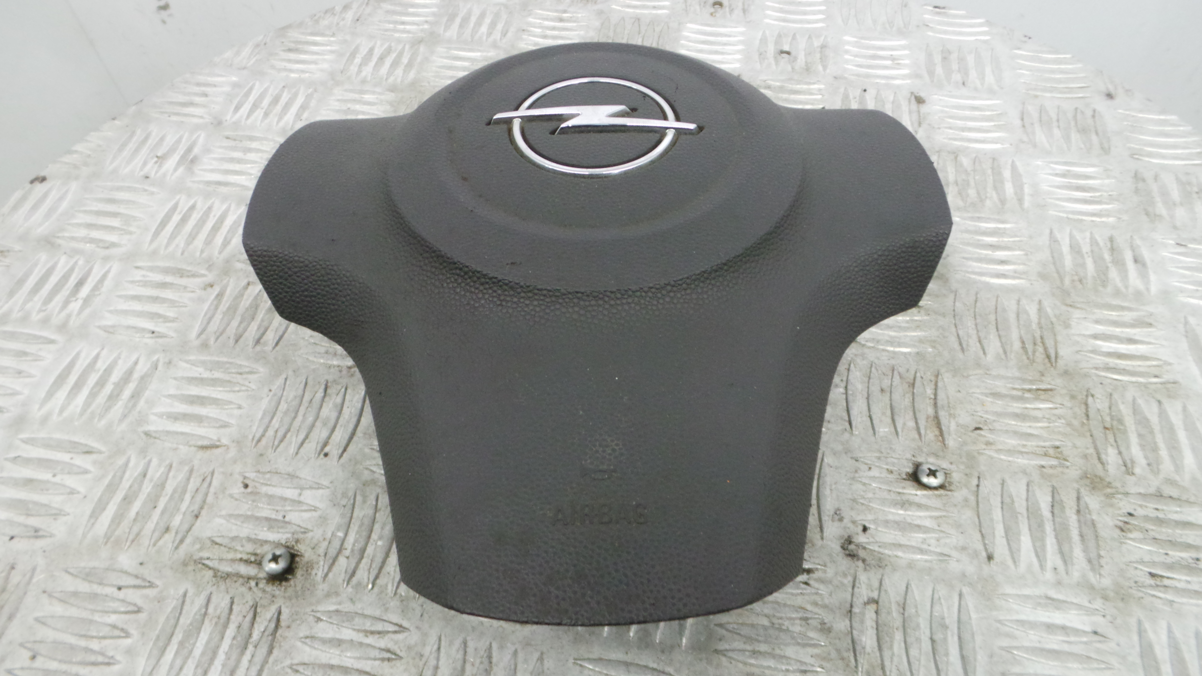 Airbag Volante 13235770 - OPEL CORSA D (S07)-37789735 Airbag Volante 13235770 - OPEL CORSA D (S07)-37789735