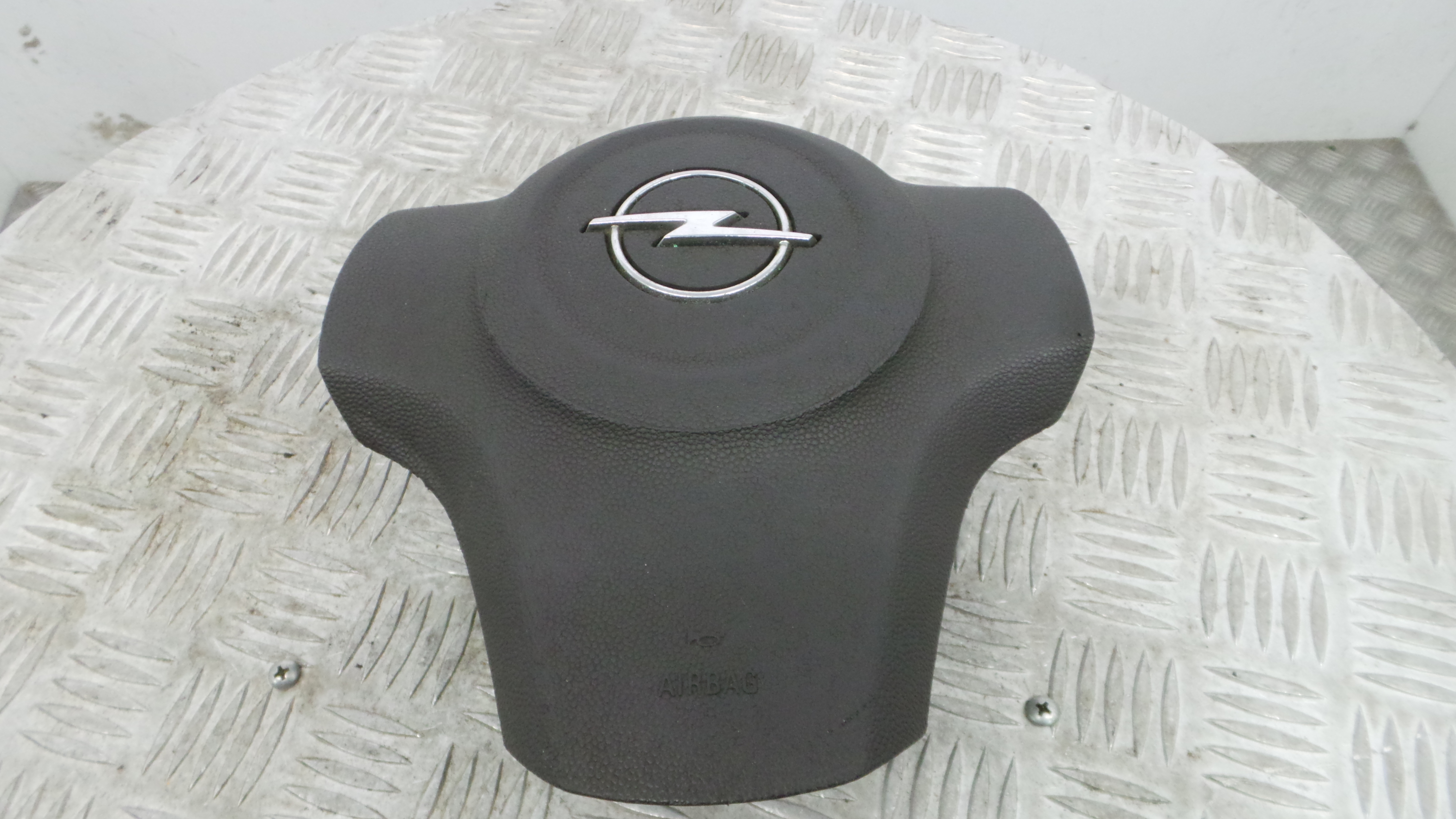 Airbag Volante 13235770 - OPEL CORSA D (S07)-37789892 Airbag Volante 13235770 - OPEL CORSA D (S07)-37789892