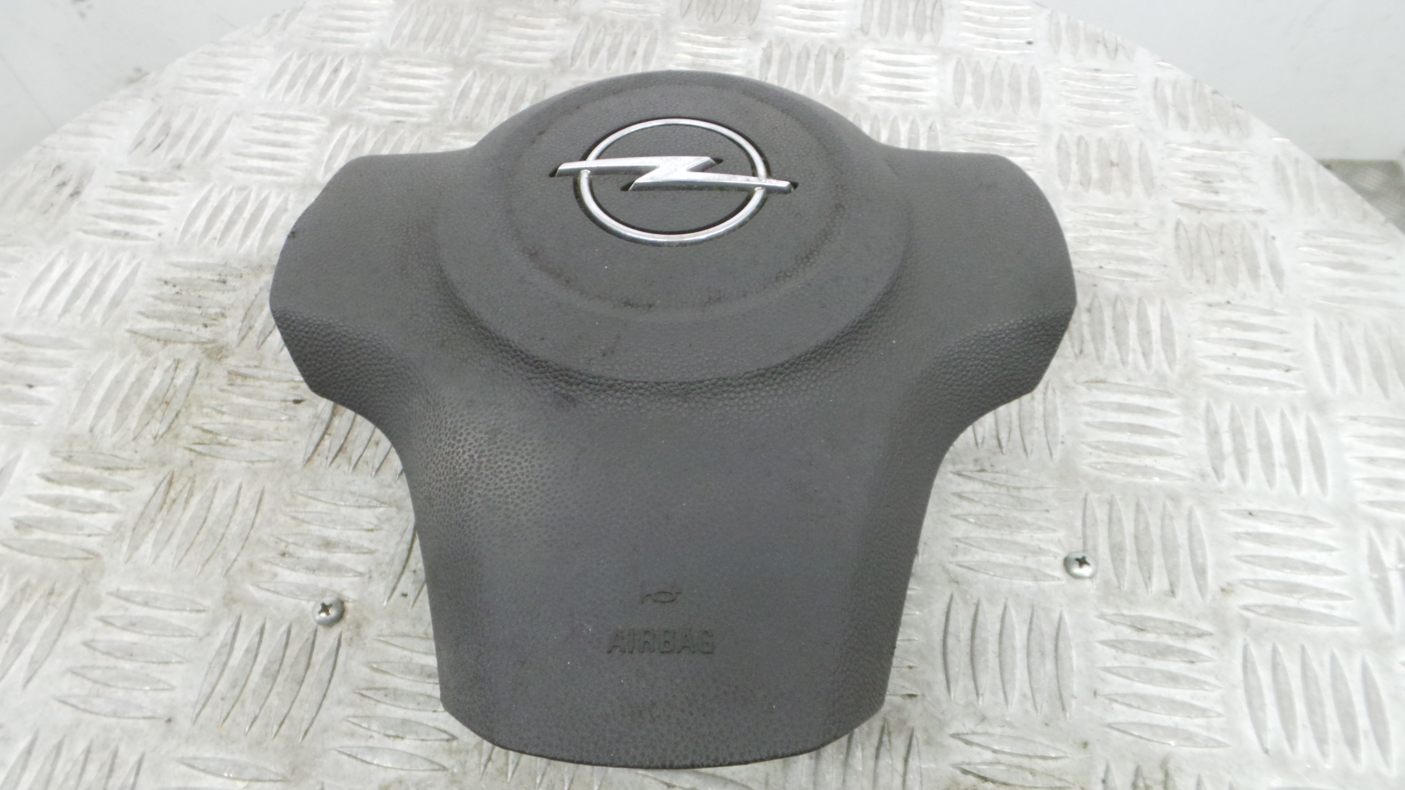 Airbag Volante 13235770 - OPEL CORSA D (S07)-37789902 Airbag Volante 13235770 - OPEL CORSA D (S07)-37789902