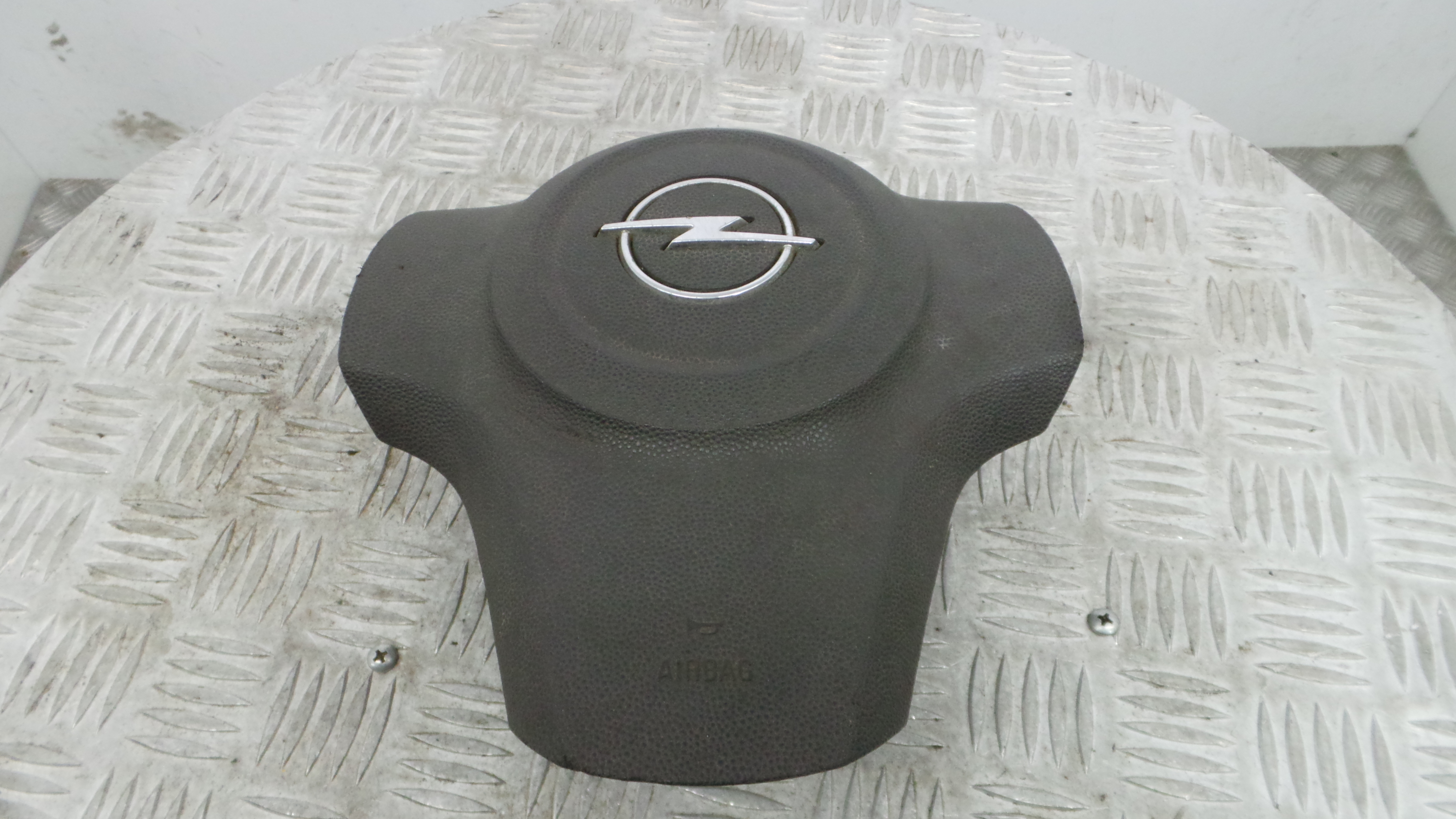 Airbag Volante 13235770 - OPEL CORSA D (S07)-37790103 Airbag Volante 13235770 - OPEL CORSA D (S07)-37790103