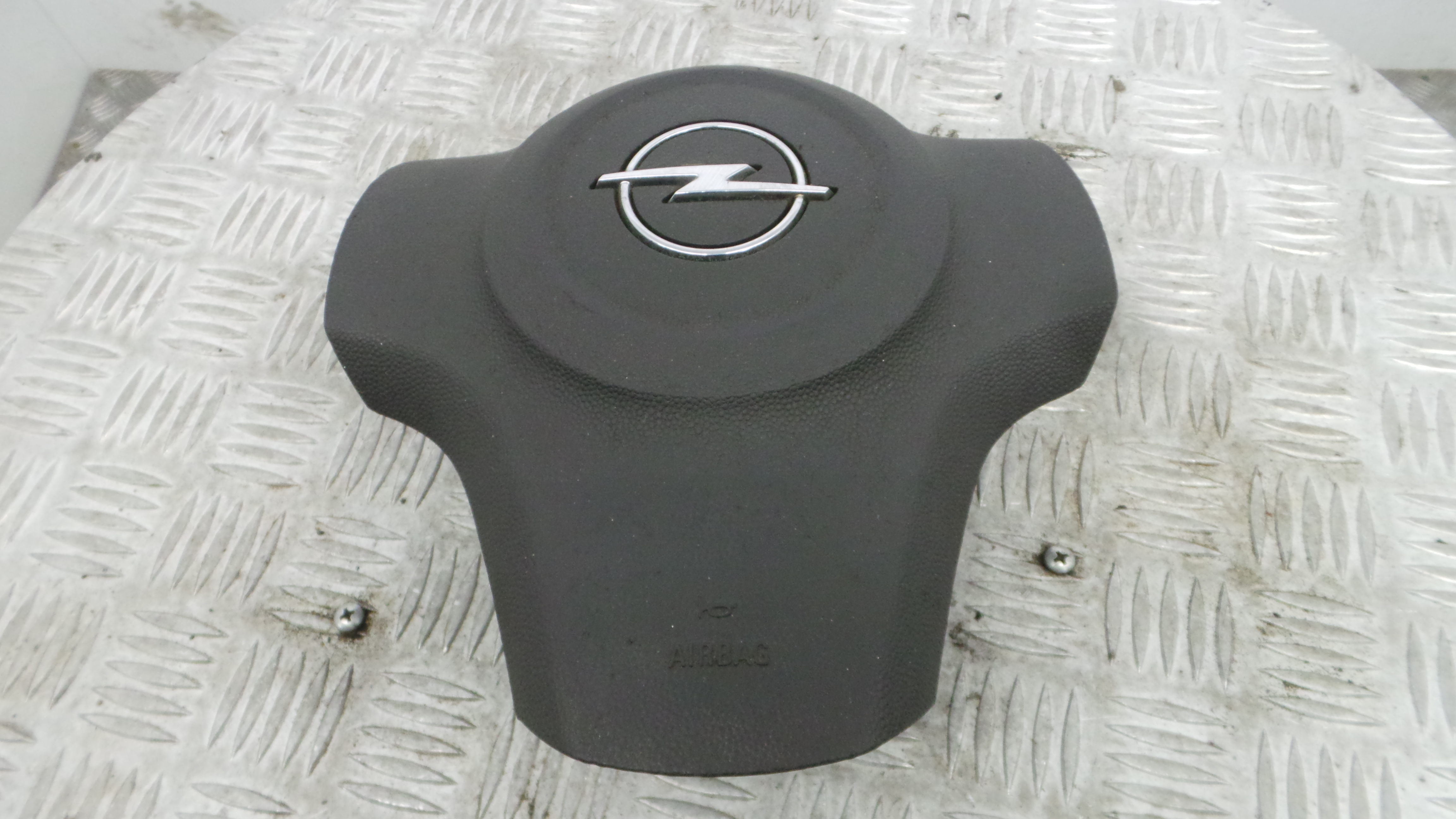 Airbag Volante 13235770 - OPEL CORSA D (S07)-37790798