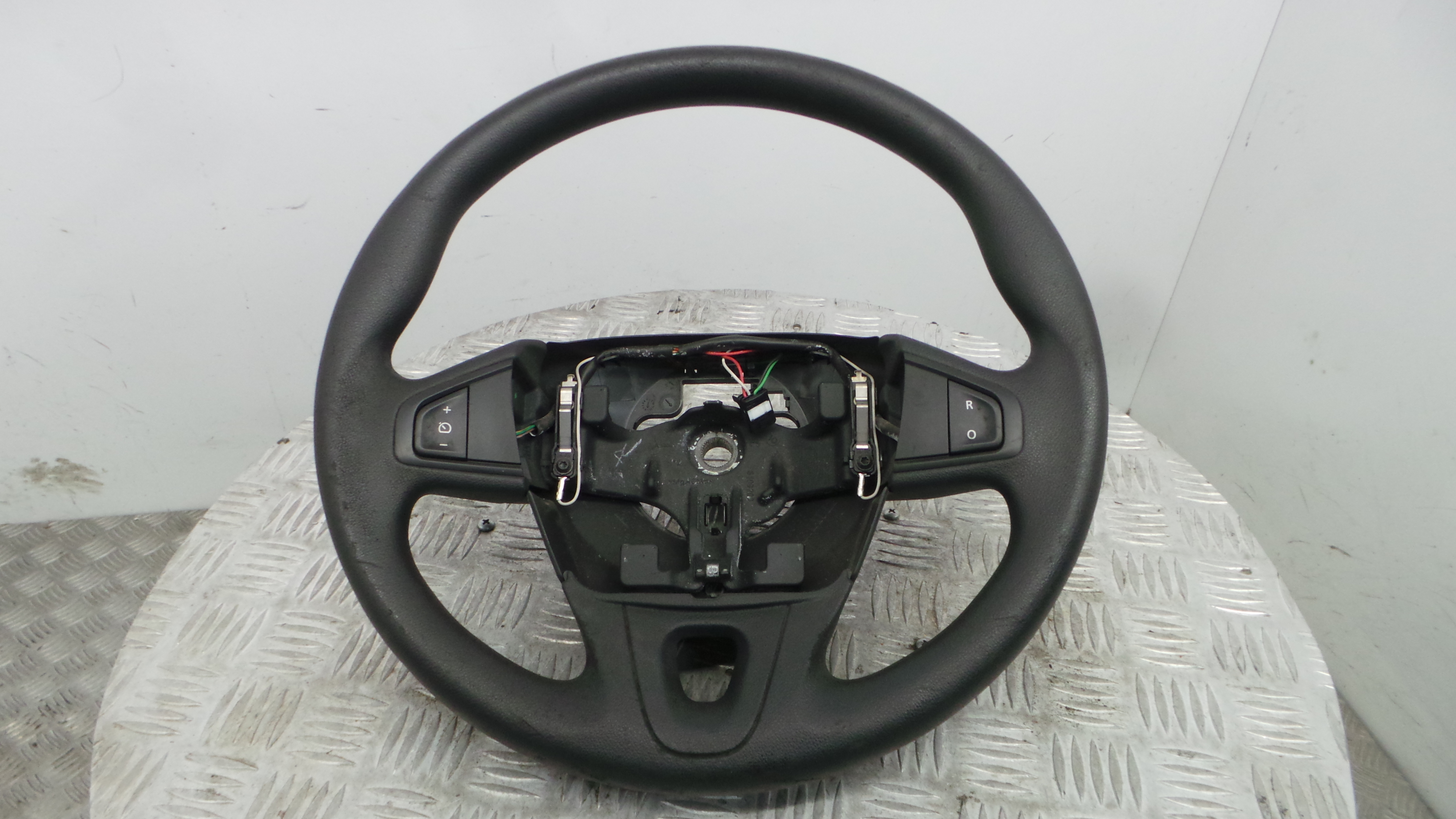 Volante 60958140 - RENAULT MEGANE III Hatchback (BZ0/1_, B3_)-37805258 Volante 60958140 - RENAULT MEGANE III Hatchback (BZ0/1_, B3_)-37805258