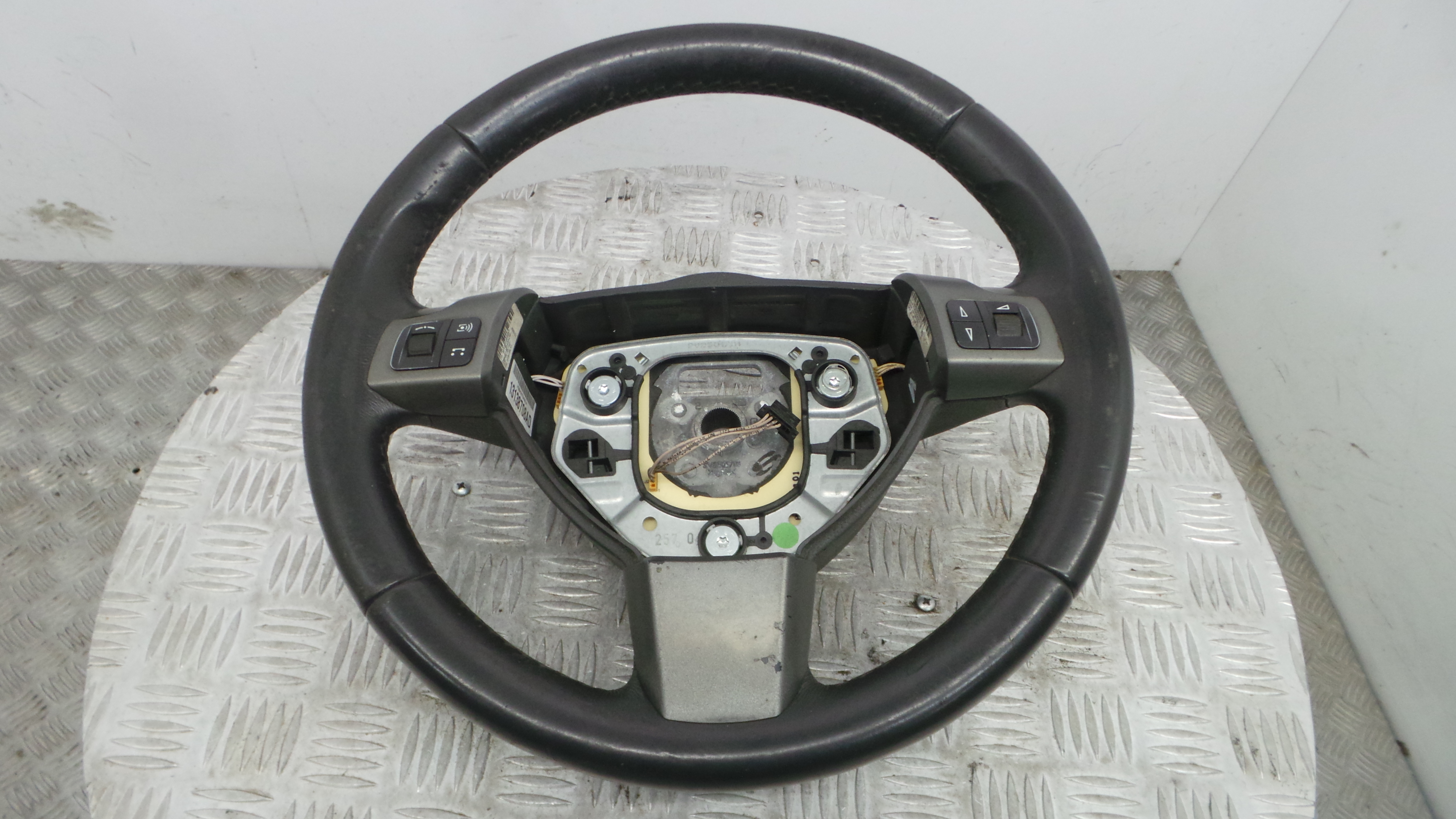 Volante 13138708AD - OPEL ASTRA H (A04)-37805263 Volante 13138708AD - OPEL ASTRA H (A04)-37805263