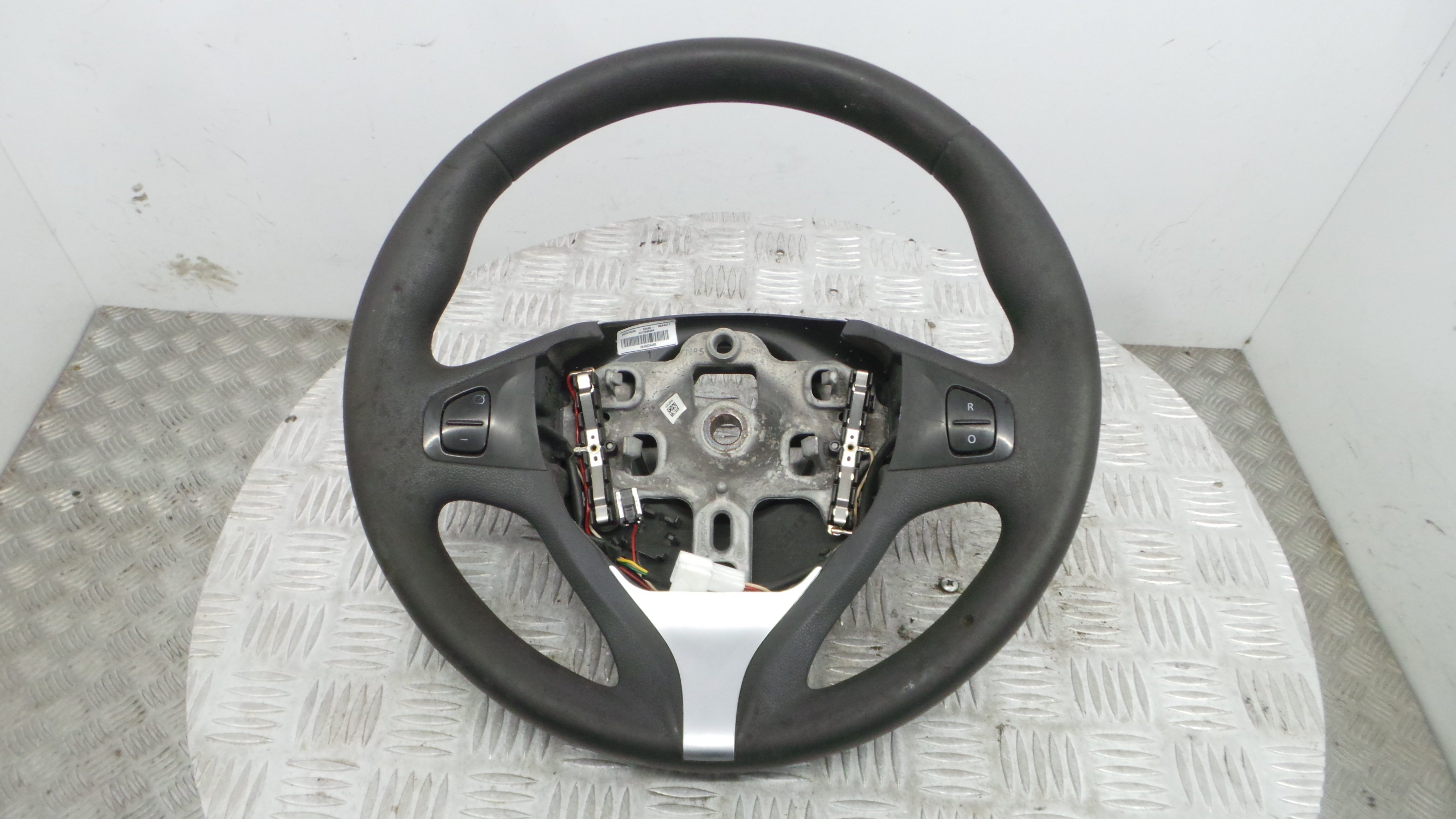 Volante 484003445R - RENAULT CLIO IV (BH_)-37805266 Volante 484003445R - RENAULT CLIO IV (BH_)-37805266