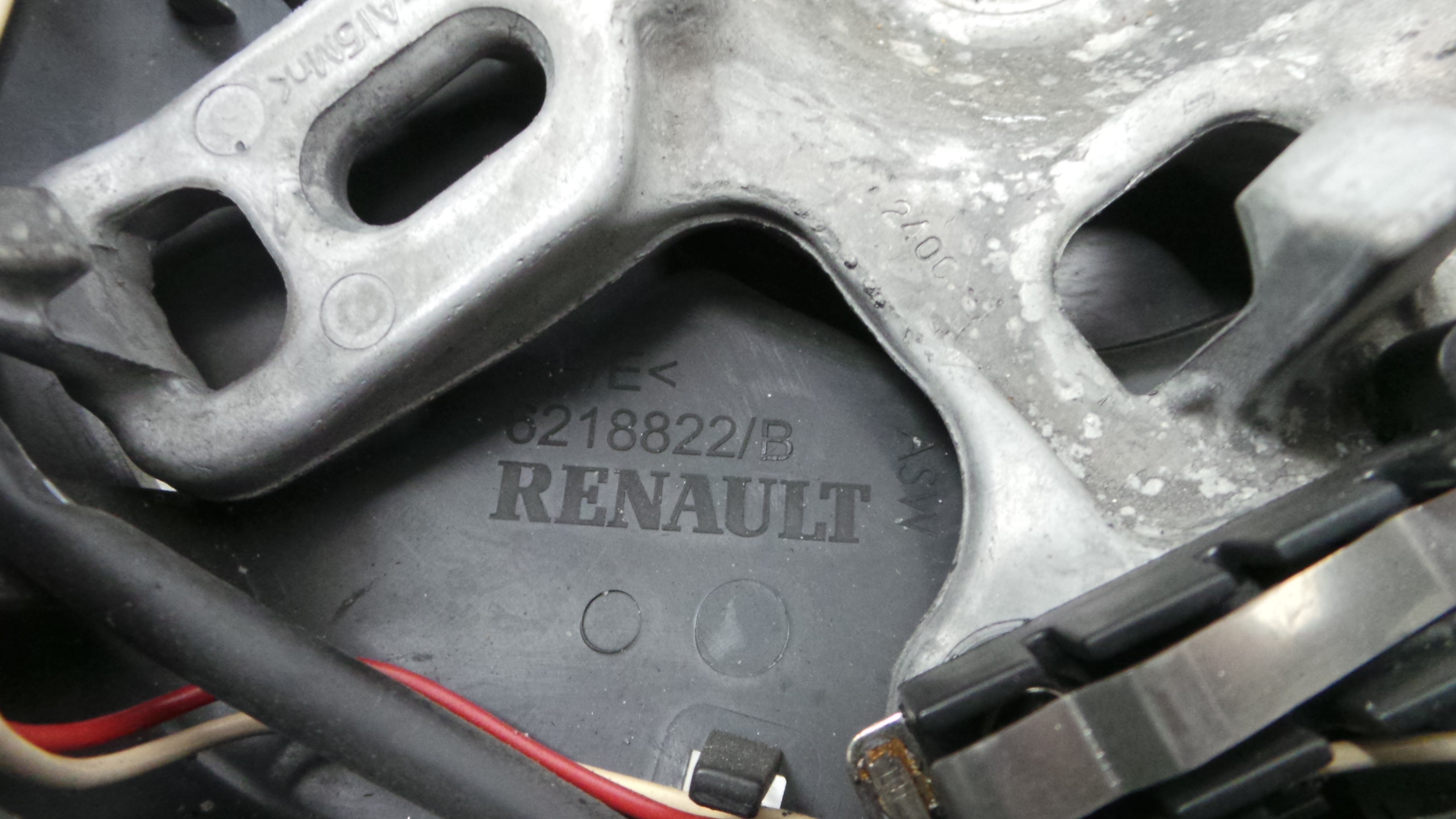Volante 484003445R - RENAULT CLIO IV (BH_)-37805266