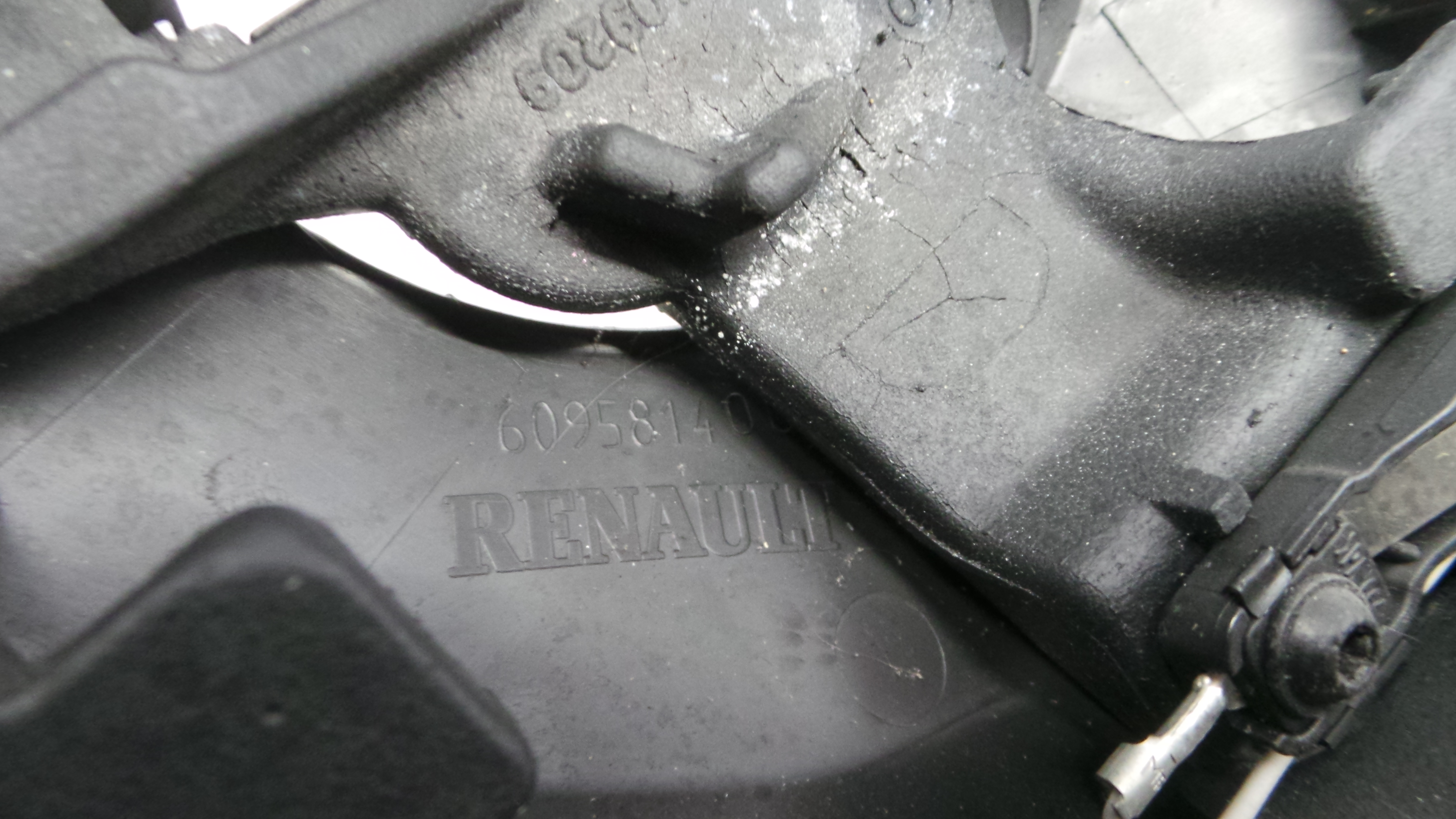 Volante 60958140 - RENAULT MEGANE III Hatchback (BZ0/1_, B3_)-37805288