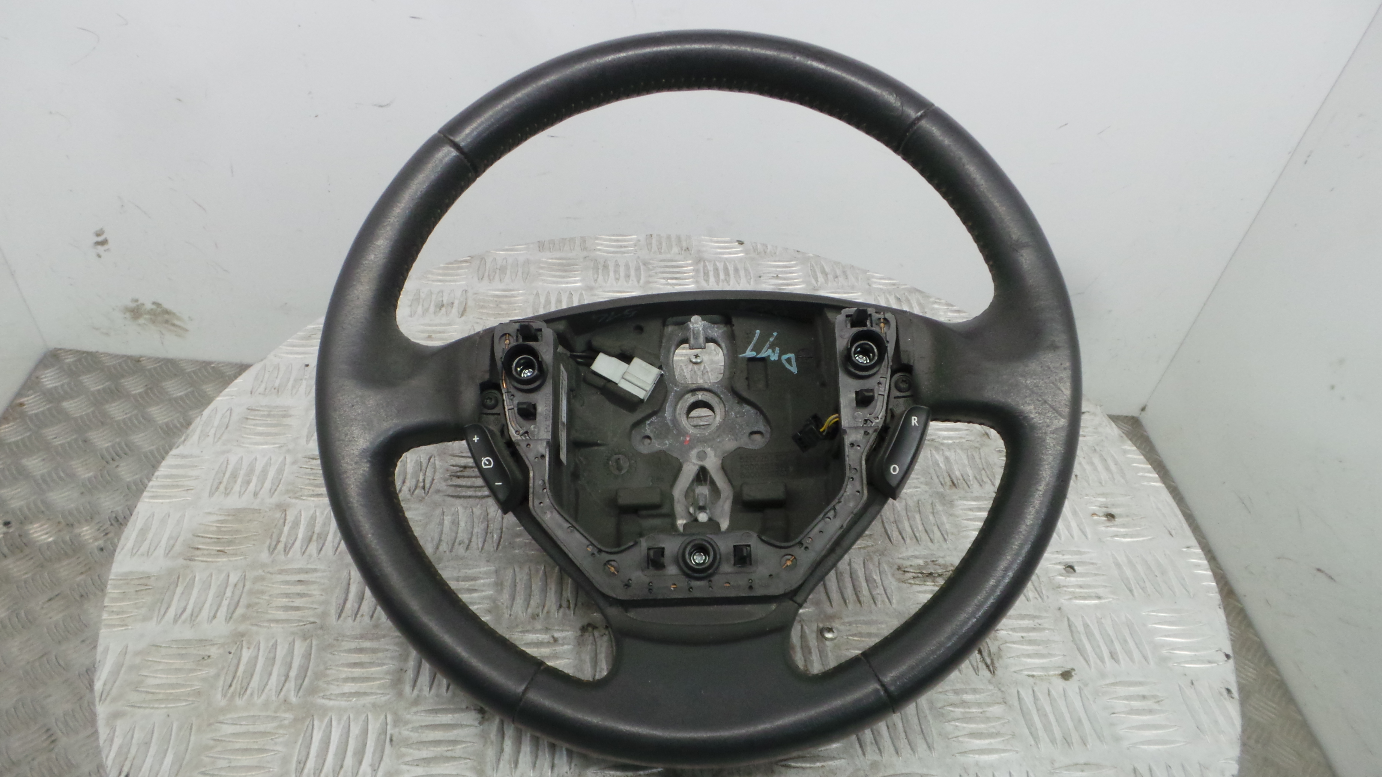 Volante 8200281642 - RENAULT MODUS / GRAND MODUS (F/JP0_)-37805375 Volante 8200281642 - RENAULT MODUS / GRAND MODUS (F/JP0_)-37805375