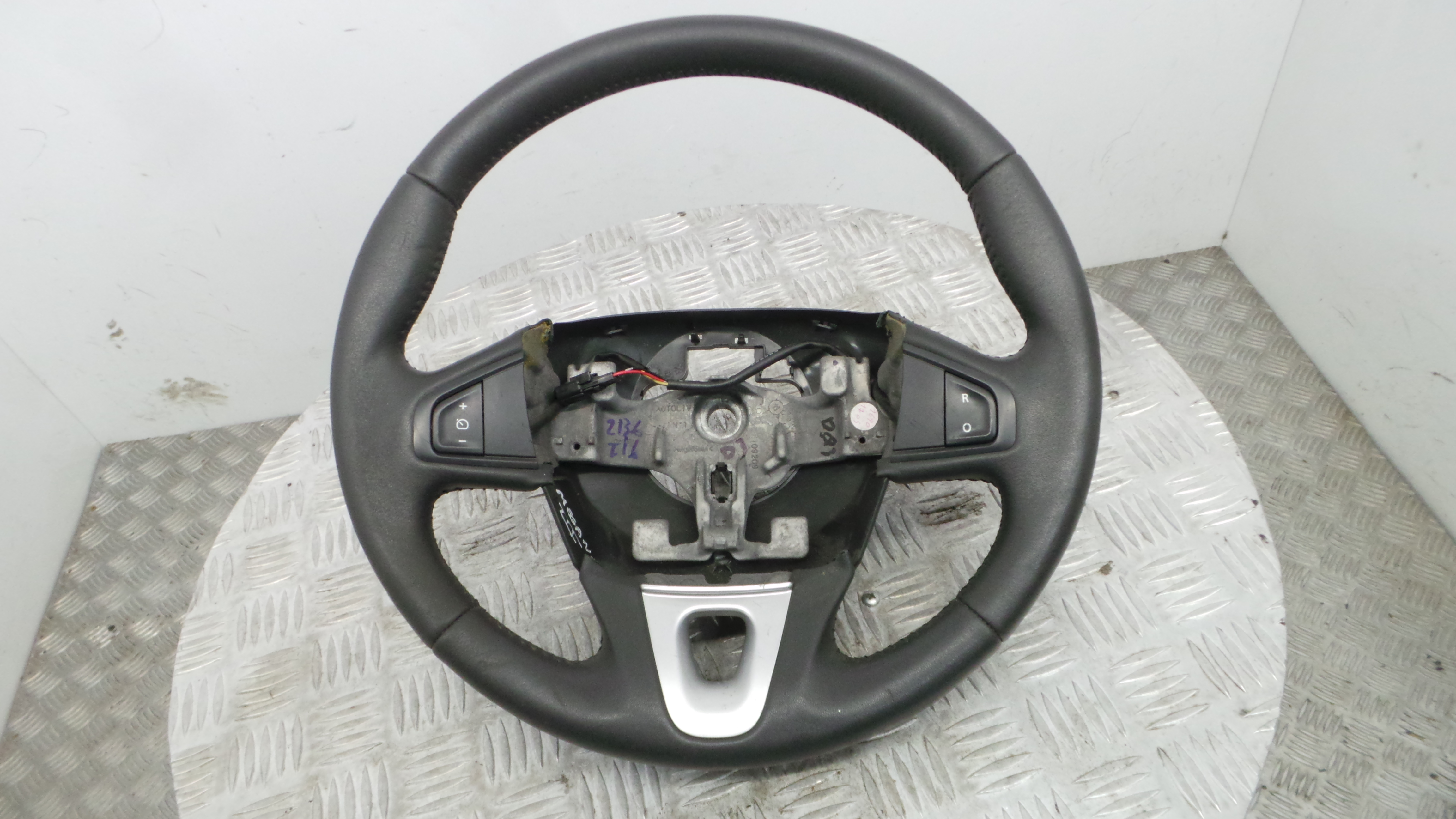 Volante 609581499 - RENAULT MEGANE III Hatchback (BZ0/1_, B3_)-37805442 Volante 609581499 - RENAULT MEGANE III Hatchback (BZ0/1_, B3_)-37805442