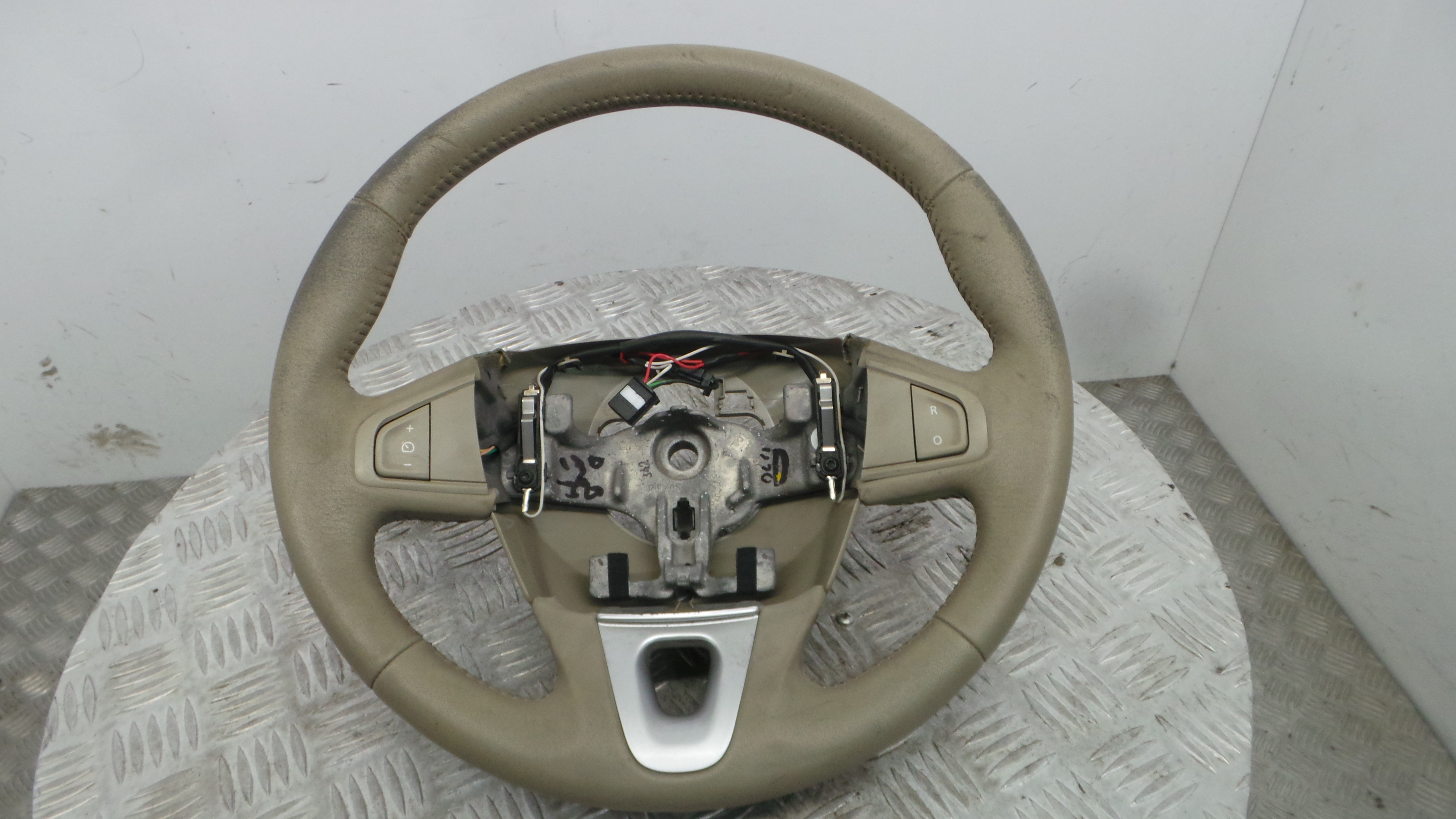 Volante 609581499 - RENAULT MEGANE III Hatchback (BZ0/1_, B3_)-37805734 Volante 609581499 - RENAULT MEGANE III Hatchback (BZ0/1_, B3_)-37805734