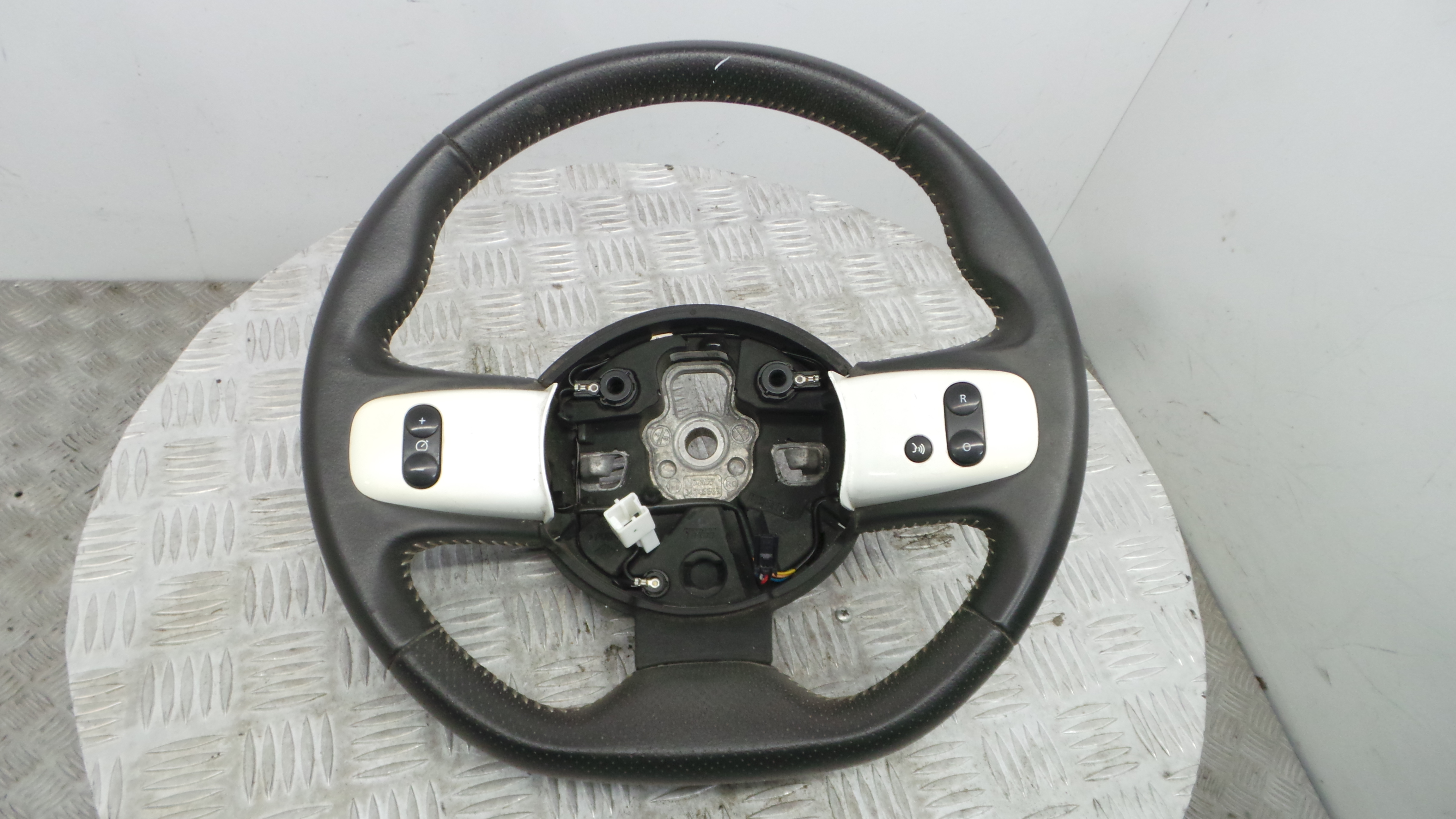 Volante 484007081R - RENAULT TWINGO III (BCM_, BCA_)-37805738 Volante 484007081R - RENAULT TWINGO III (BCM_, BCA_)-37805738