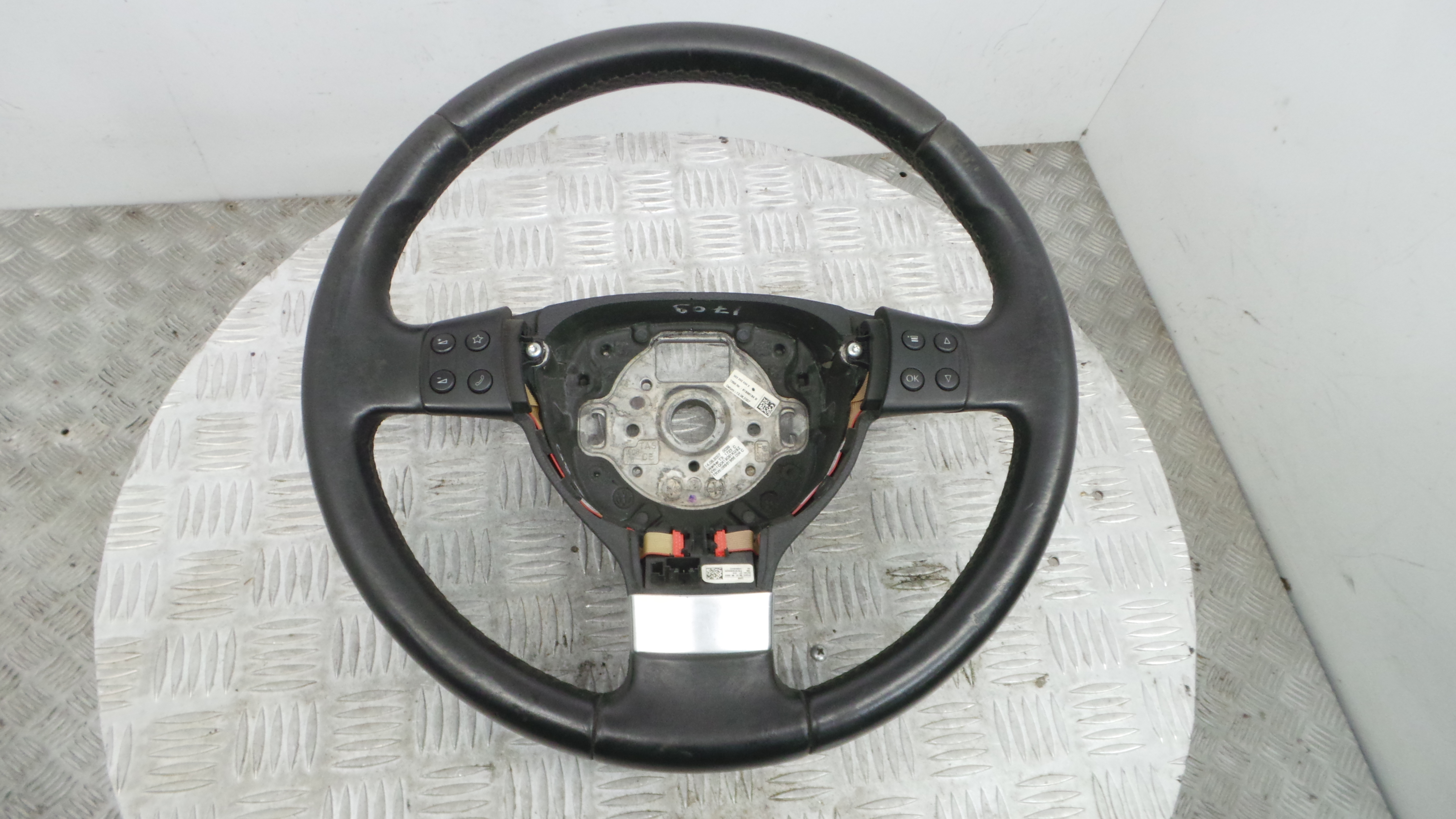 Volante 1Q0419091K - VW GOLF V (1K1)-37806365 Volante 1Q0419091K - VW GOLF V (1K1)-37806365